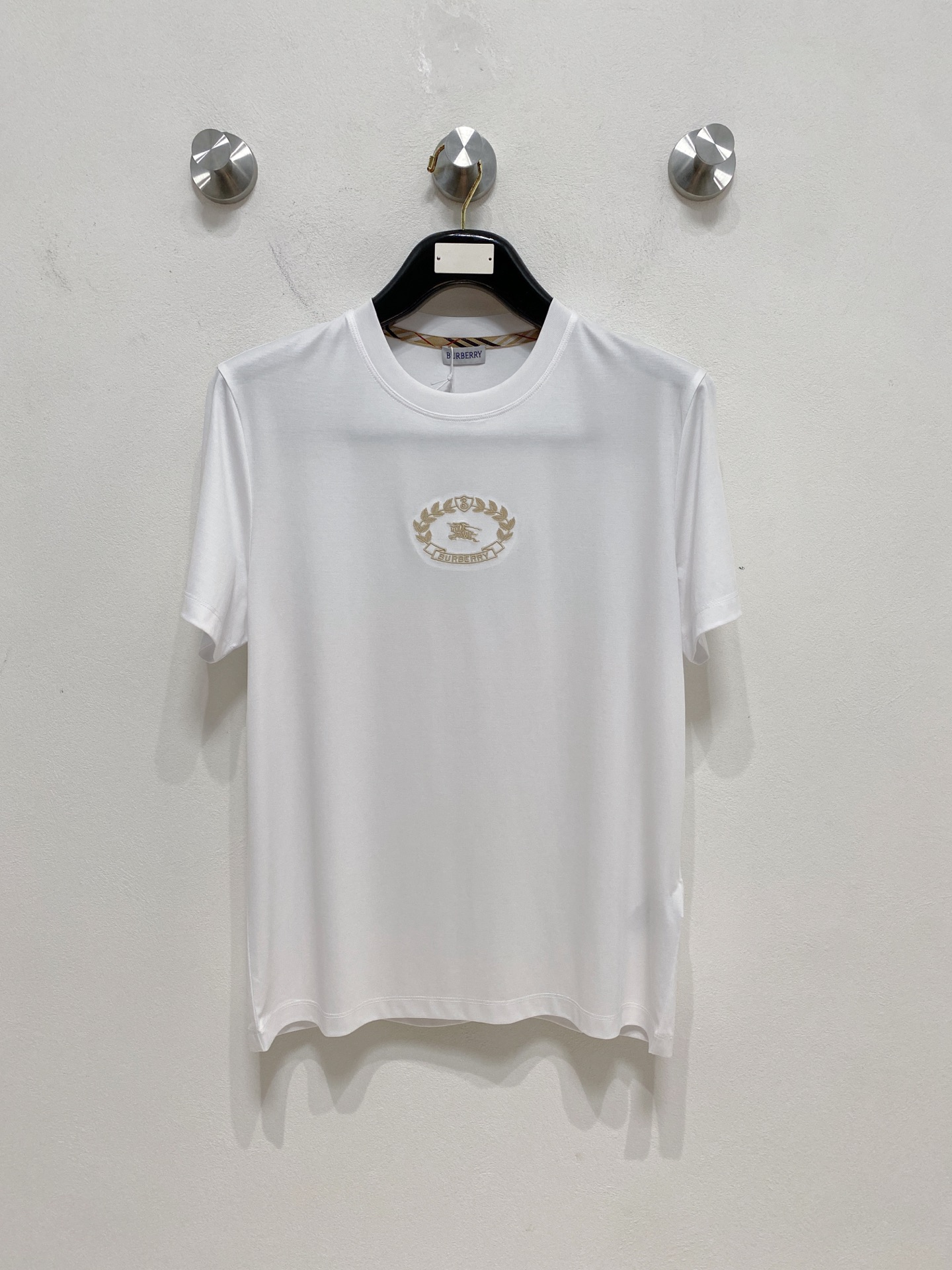  巴宝莉 顶级品质 2025款新品短袖！精选100支双面丝光棉面料，手感柔软。顶级进口私货，时尚设计潮流