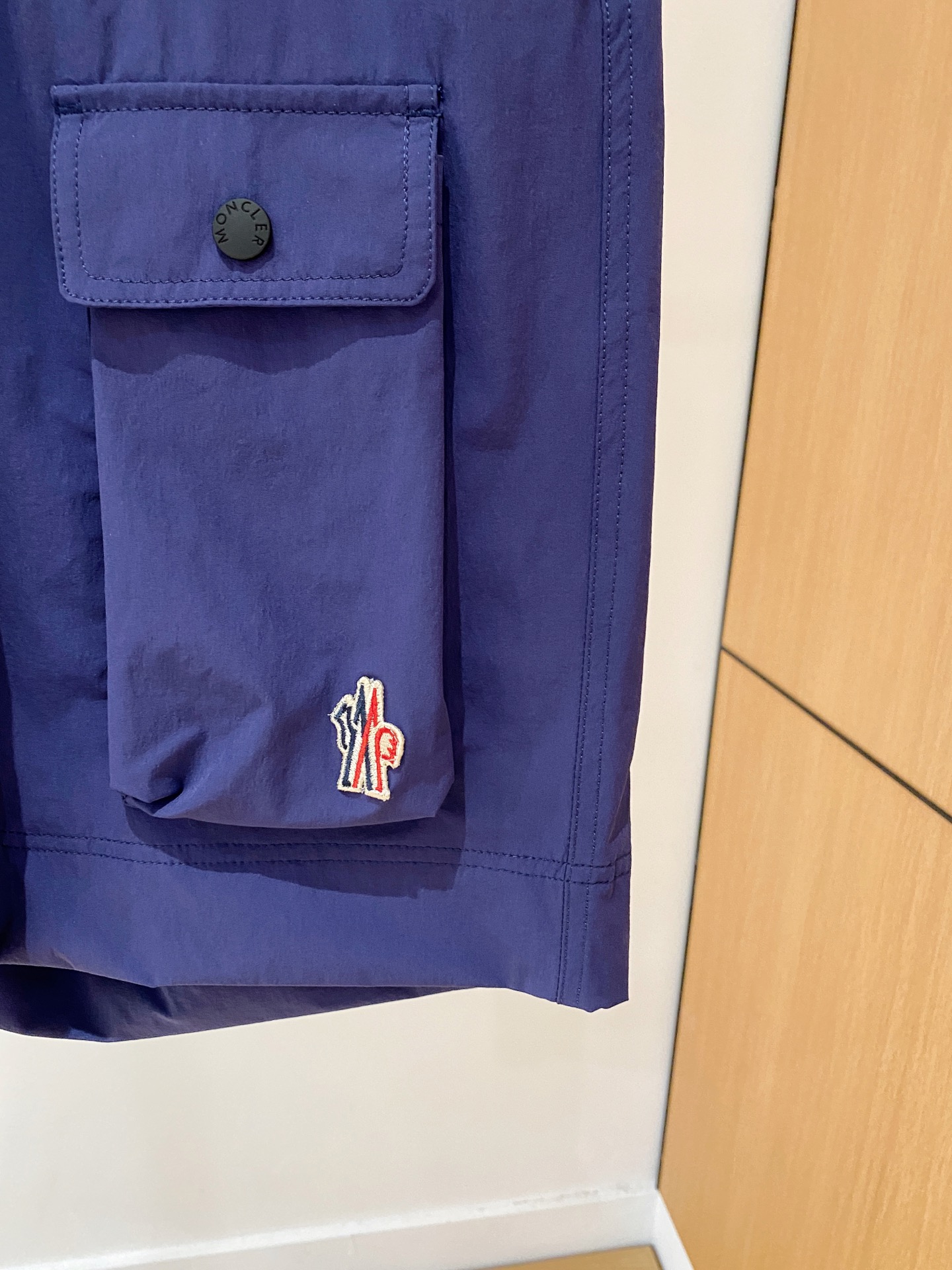  
Moncler 男士精品休闲裤顶级面料休闲短裤 最新款上身版型无敌正!绝对可以闭眼收的一款此款裤子非