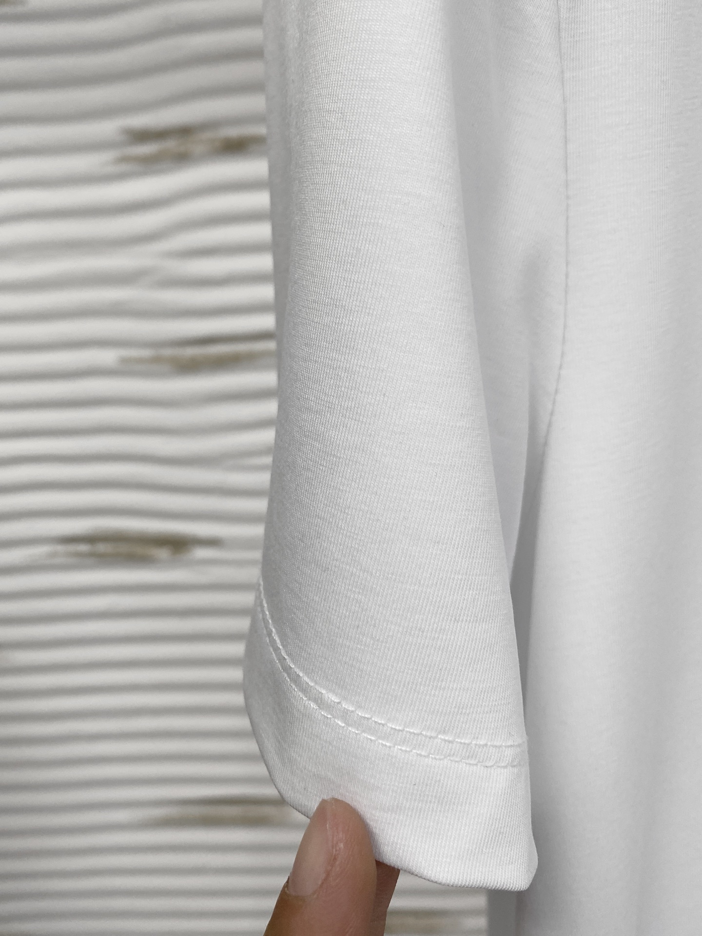Classic Business Leisure T-Shirt with Silky Cotton Fabric and Clean Design - 图片 7