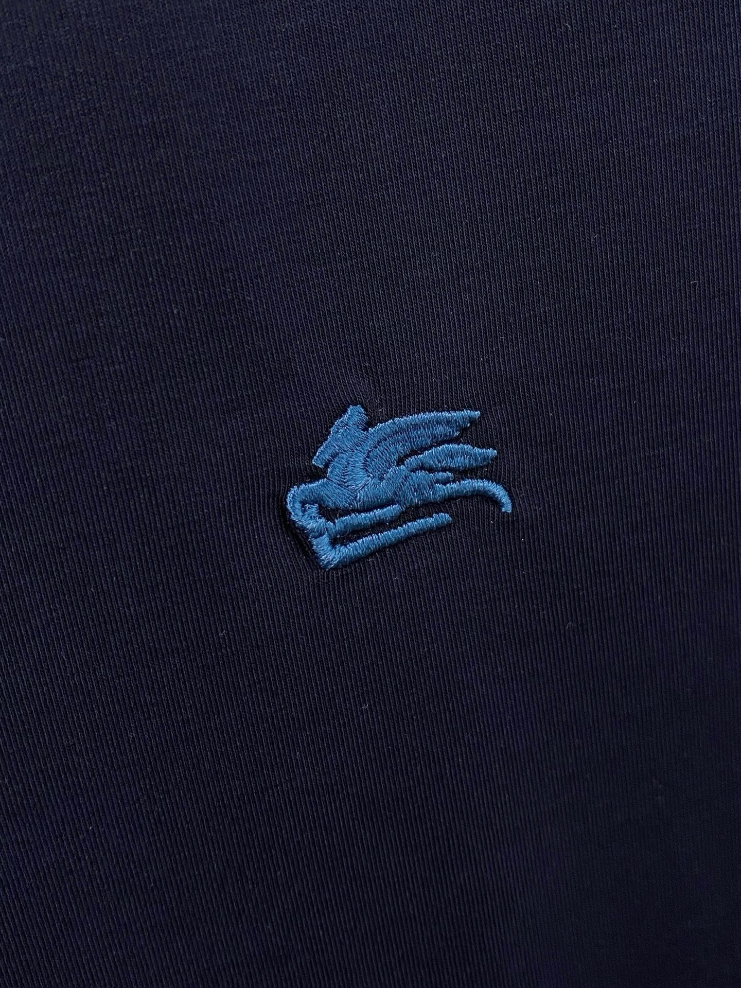 Year-Old Classic Business Leisure T-Shirt with Silky Cotton Fabric and Clean Design - 图片 4