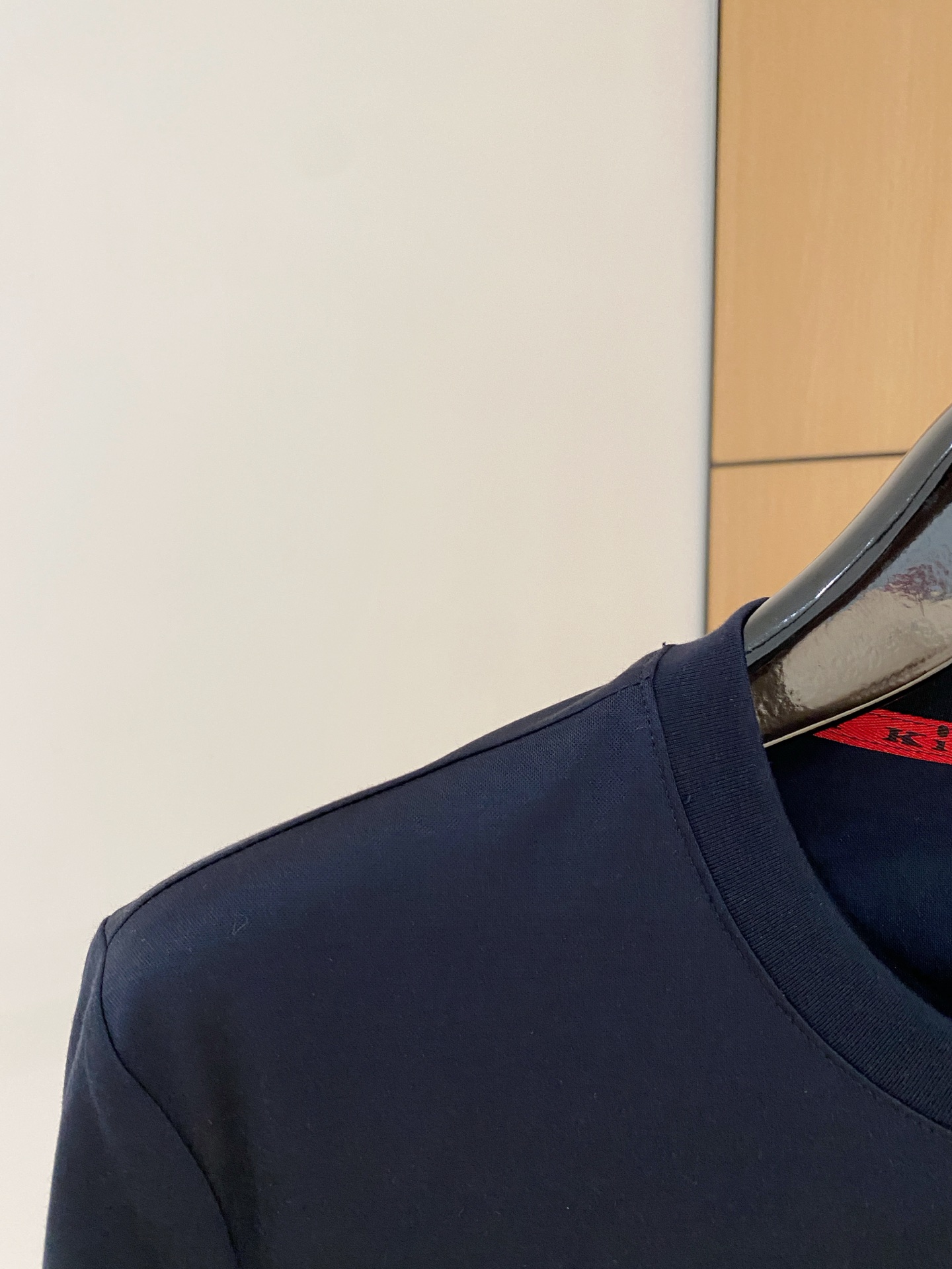 “Year-Old Classic Business Leisure T-Shirt with Stamping Designs in Various Colors and Sizes” - 图片 3