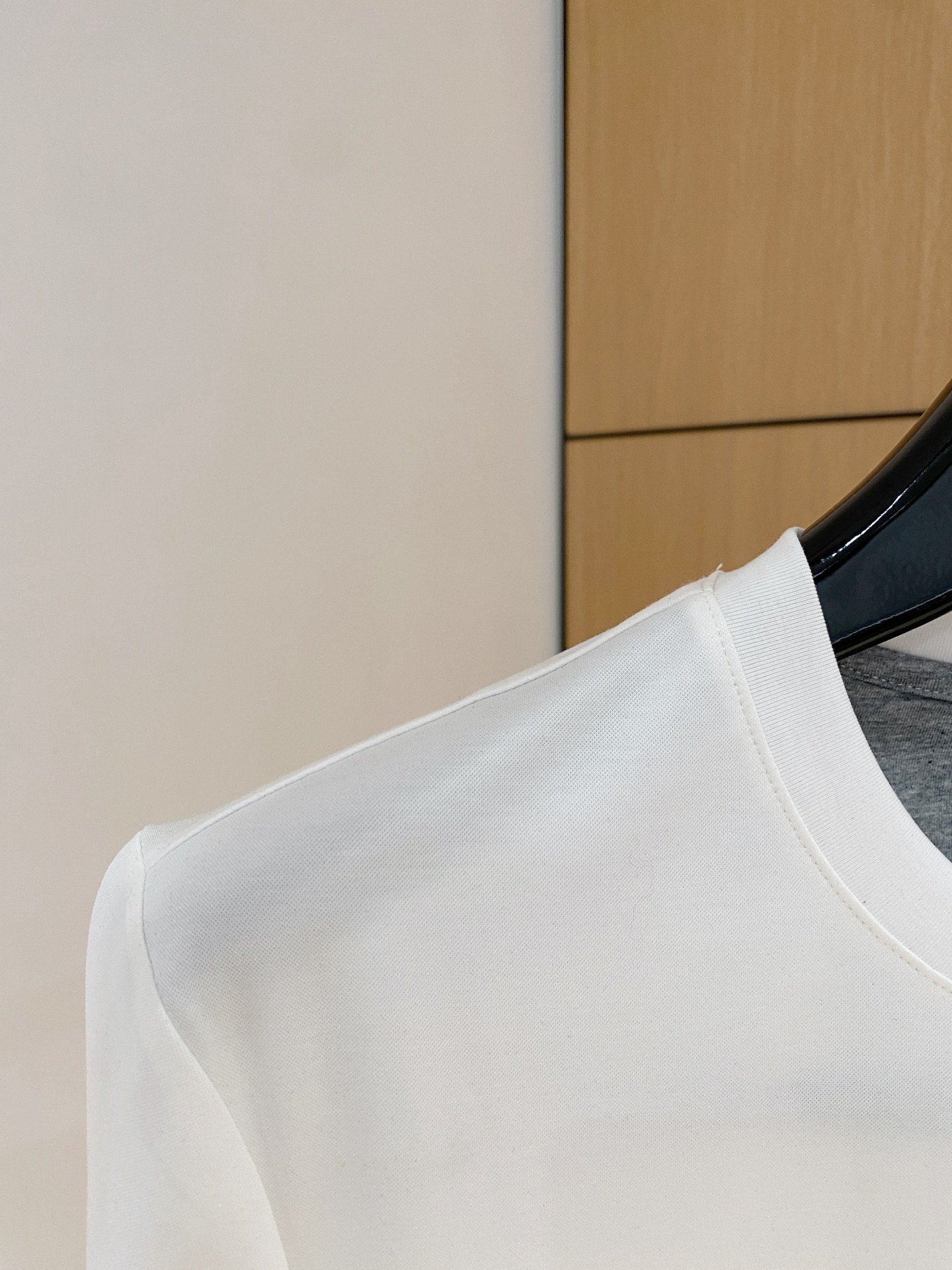 “BC’s Classic Business Leisure T-Shirt: Silky Cotton, Clean Design, Various Colors | Sizes M-3XL” - 图片 3