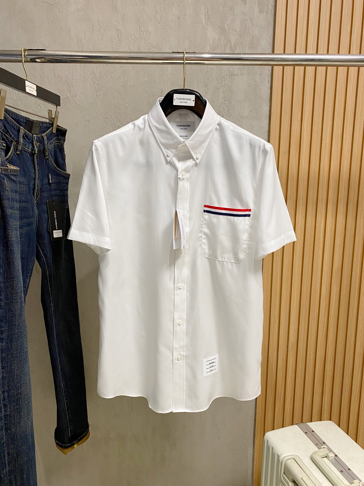 强势上新，新款不断！！！新款衬衫，高级面料高级做工，顶级品质！！！S一XXLS穿125左右m穿140左右