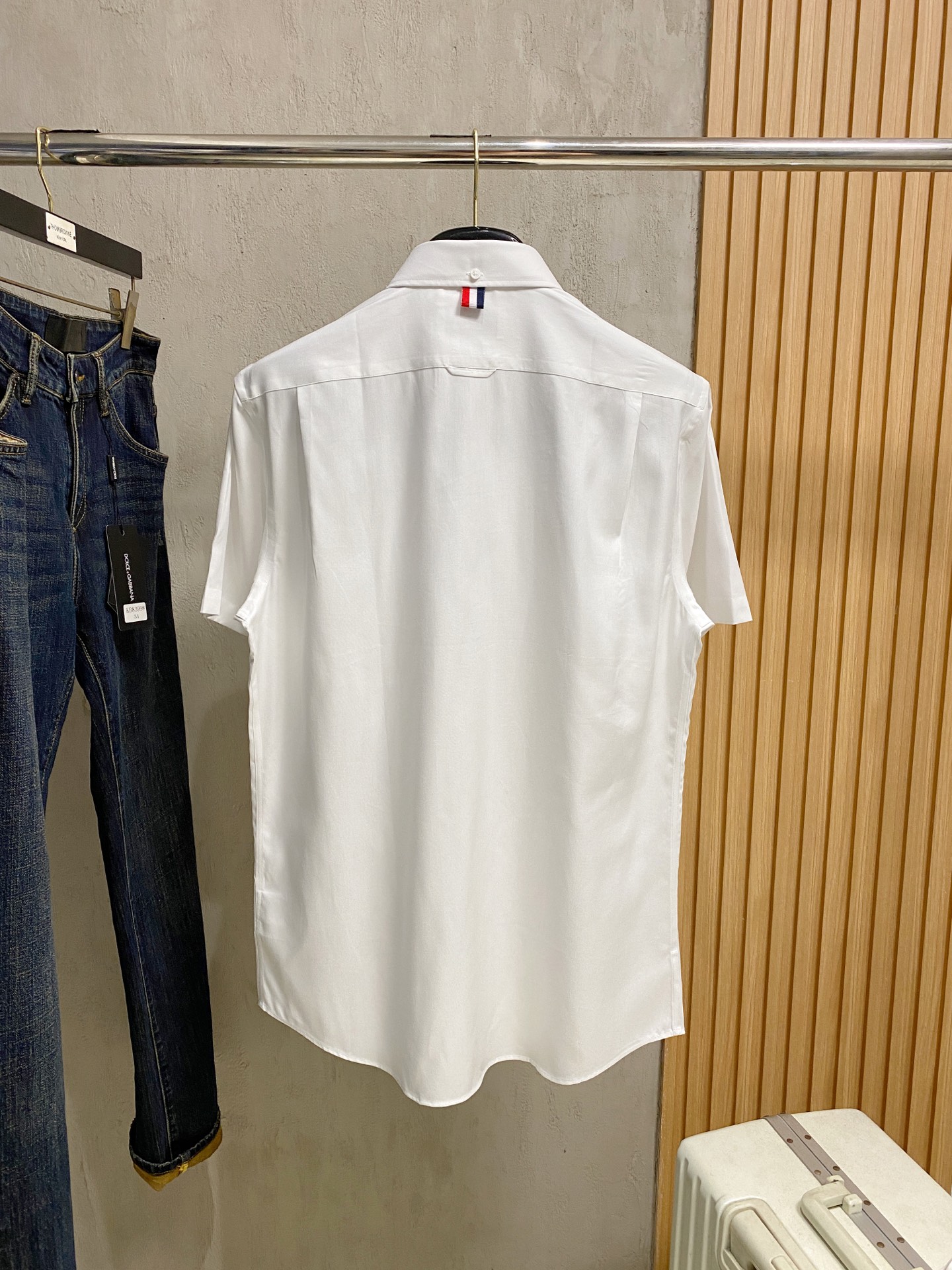 强势上新，新款不断！！！新款衬衫，高级面料高级做工，顶级品质！！！S一XXLS穿125左右m穿140左右