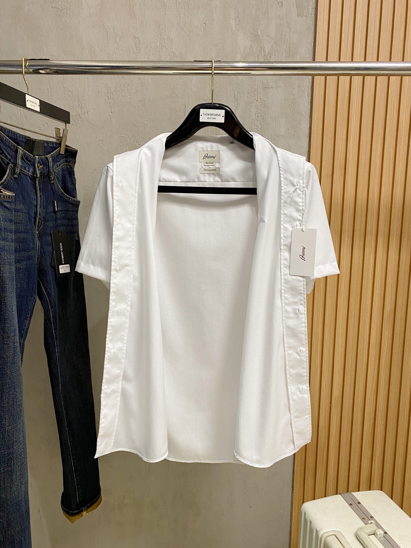 强势上新，新款不断！！！新款衬衫，高级面料高级做工，顶级品质！！！S一XXLS穿125左右m穿140左右