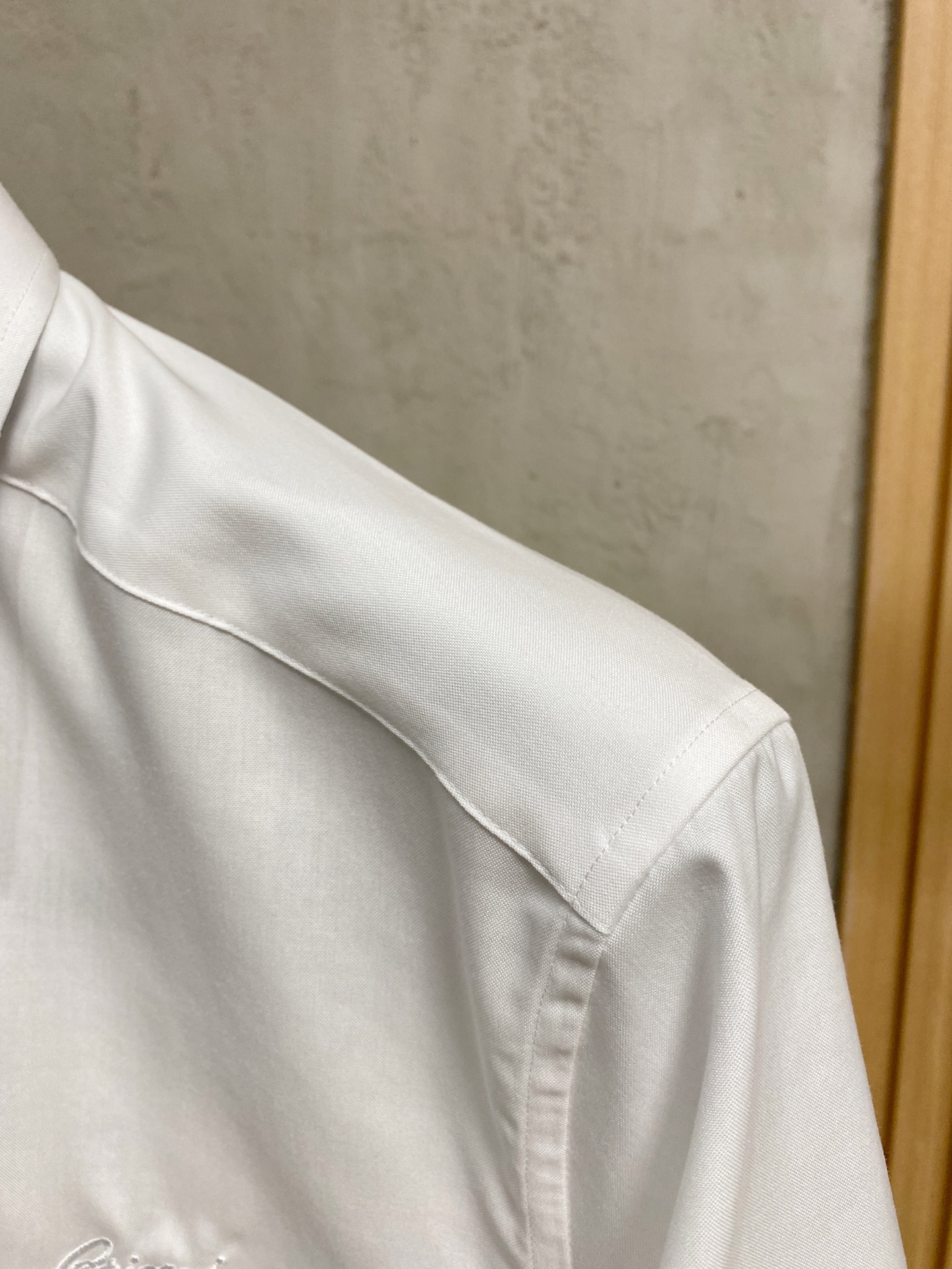 强势上新，新款不断！！！新款衬衫，高级面料高级做工，顶级品质！！！S一XXLS穿125左右m穿140左右