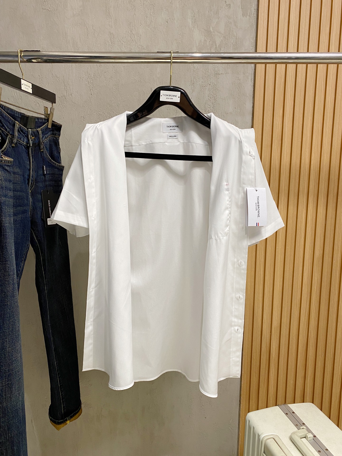 强势上新，新款不断！！！新款衬衫，高级面料高级做工，顶级品质！！！S一XXLS穿125左右m穿140左右