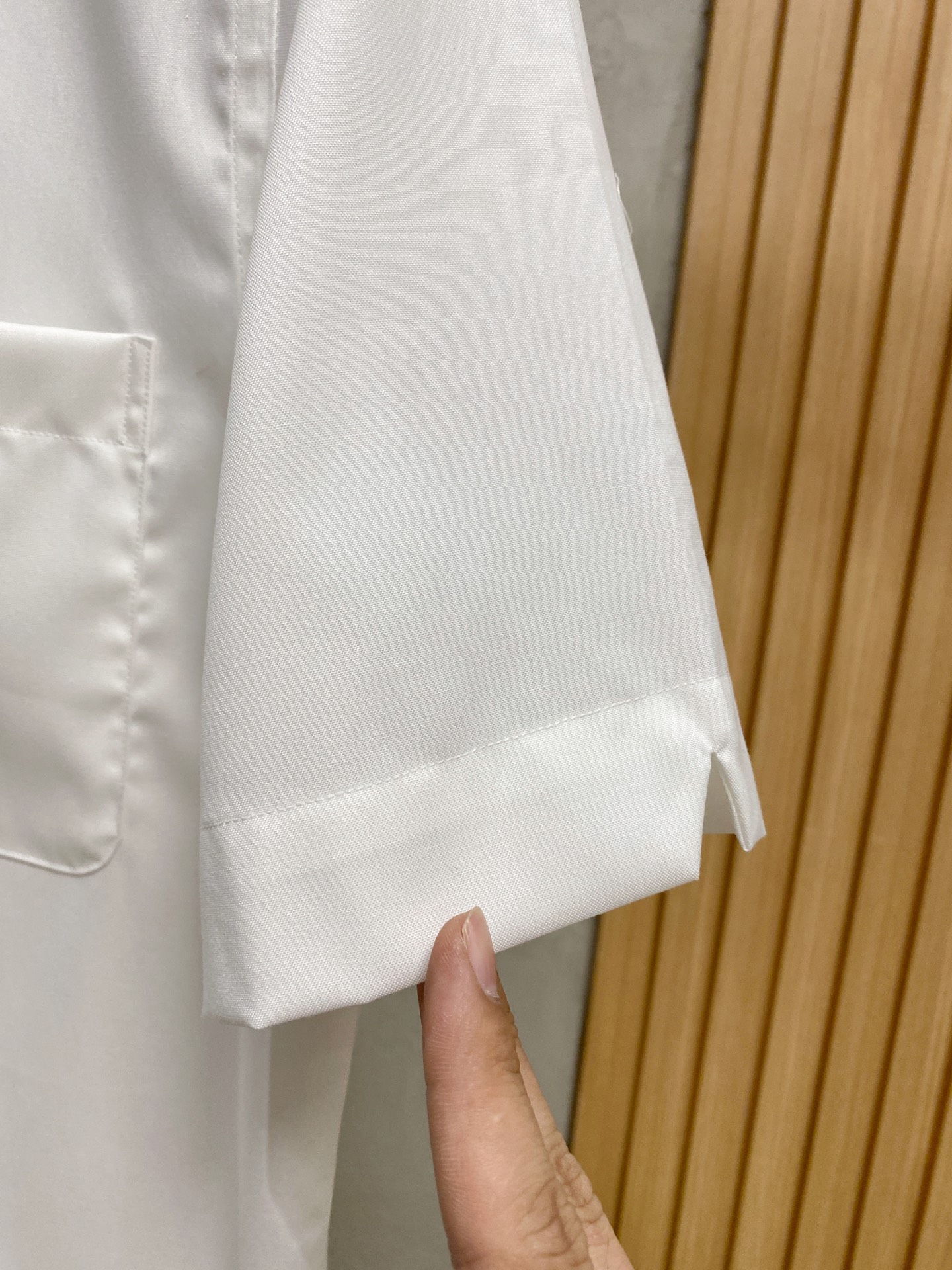 强势上新，新款不断！！！新款衬衫，高级面料高级做工，顶级品质！！！S一XXLS穿125左右m穿140左右