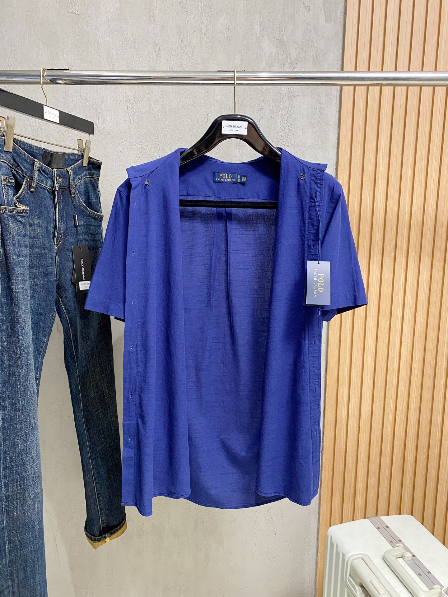 强势上新，新款不断！！！新款衬衫，高级面料高级做工，顶级品质！！！S一XXLS穿125左右m穿140左右