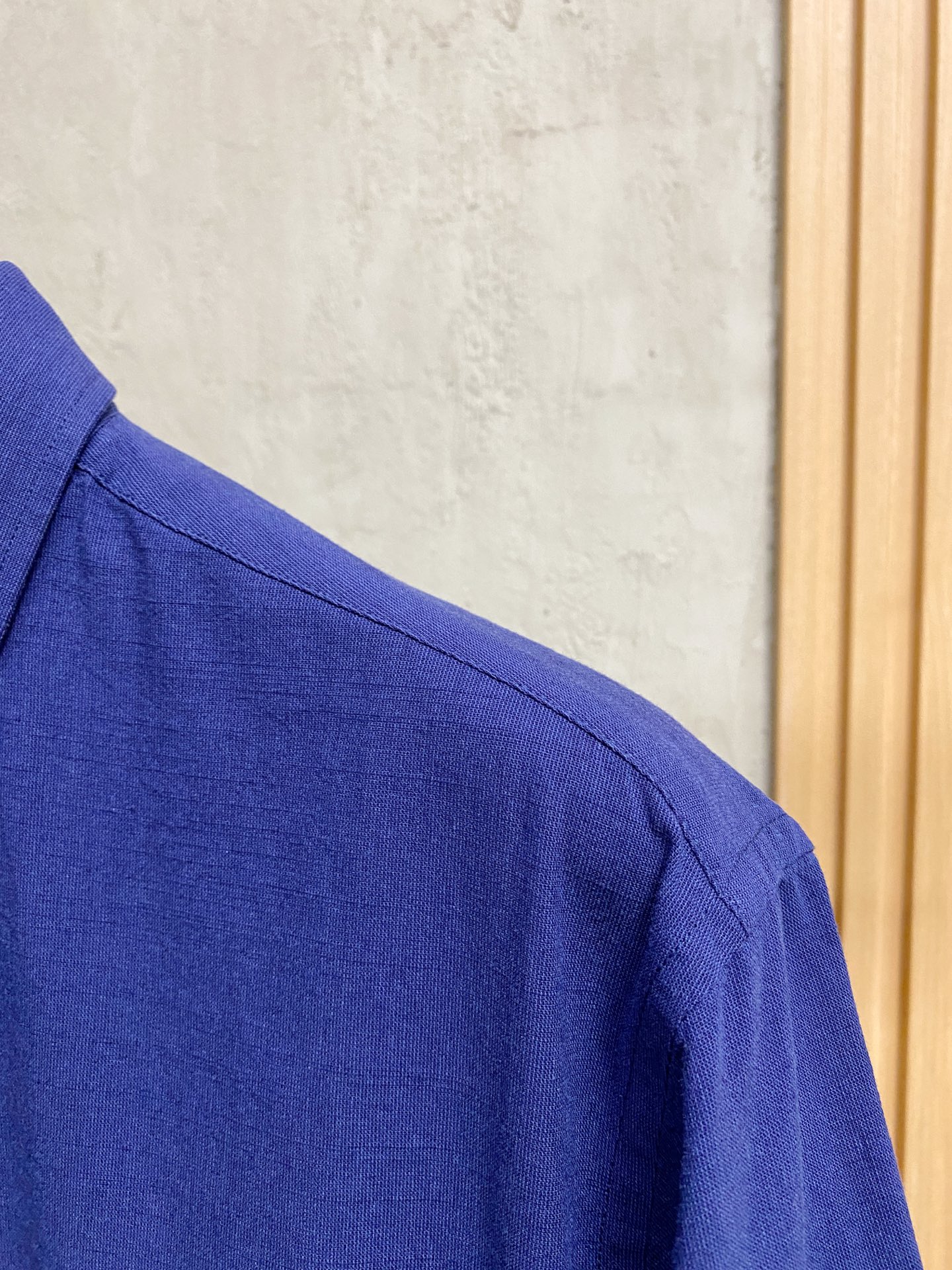 强势上新，新款不断！！！新款衬衫，高级面料高级做工，顶级品质！！！S一XXLS穿125左右m穿140左右