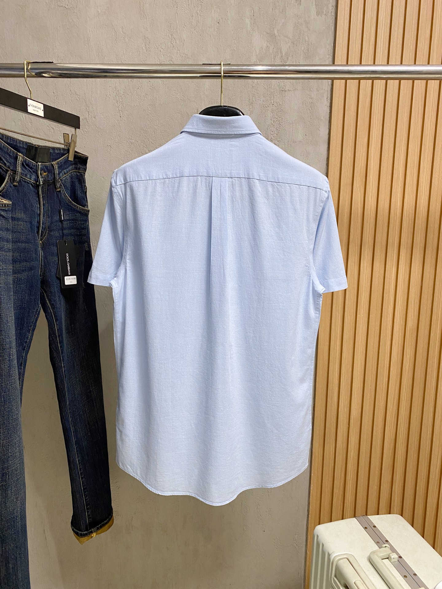 强势上新，新款不断！！！新款衬衫，高级面料高级做工，顶级品质！！！S一XXLS穿125左右m穿140左右