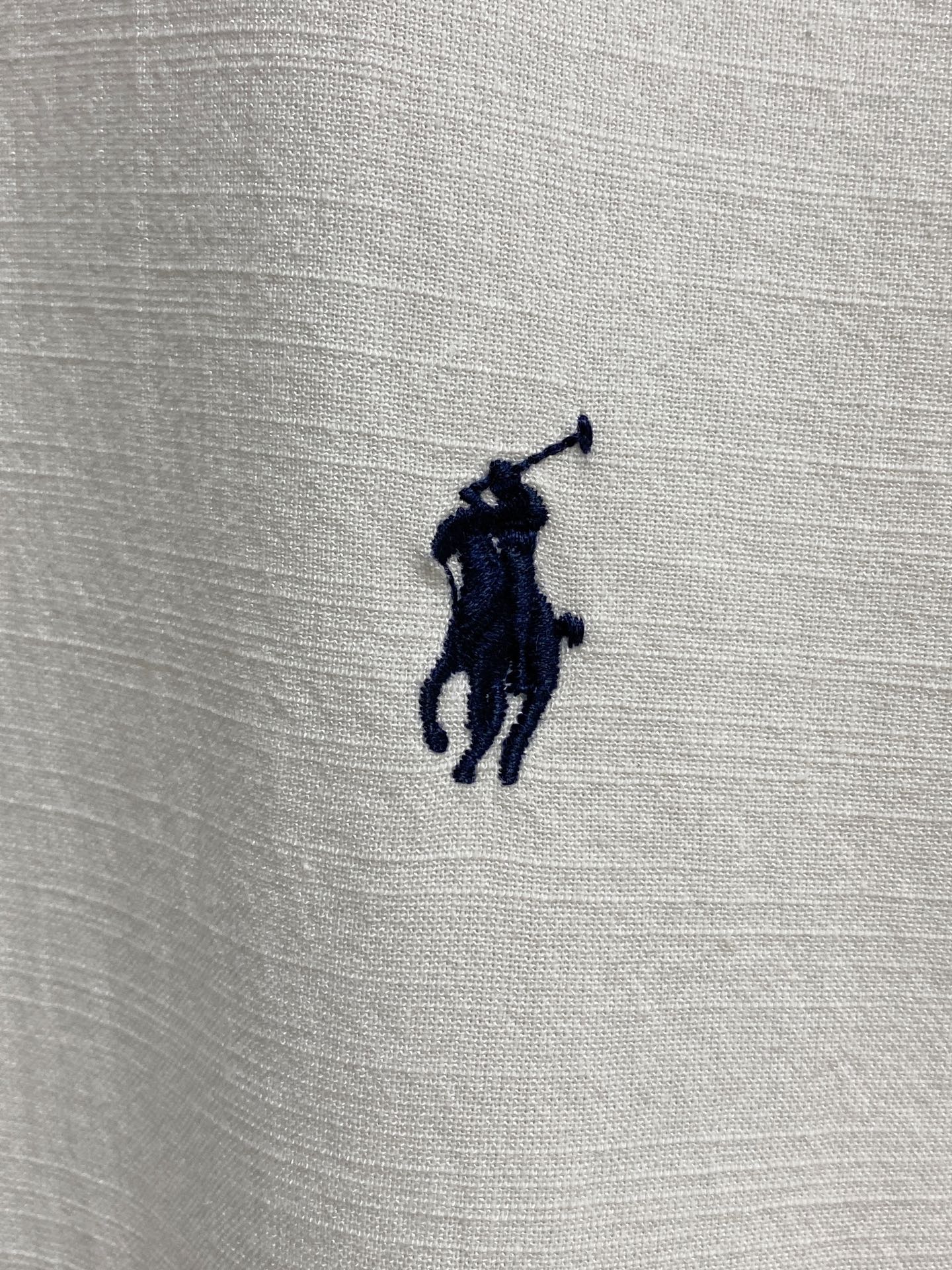 P，P轻盈雅致，短袖衬衫——25年春夏日里的温柔守候短袖衬衫，臻品定制系列的材质、精湛的工艺细节和卓越的