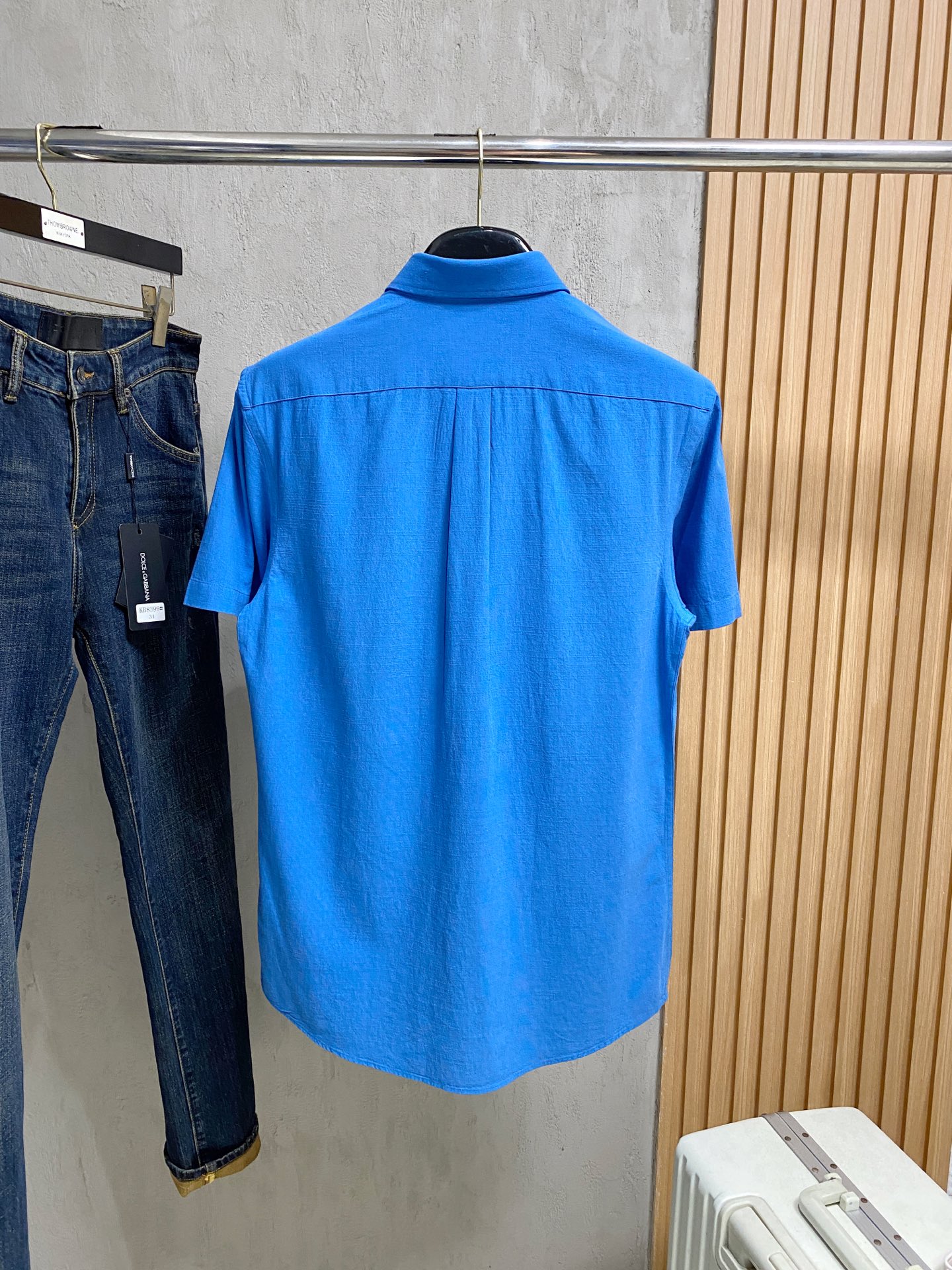 P，P轻盈雅致，短袖衬衫——25年春夏日里的温柔守候短袖衬衫，臻品定制系列的材质、精湛的工艺细节和卓越的