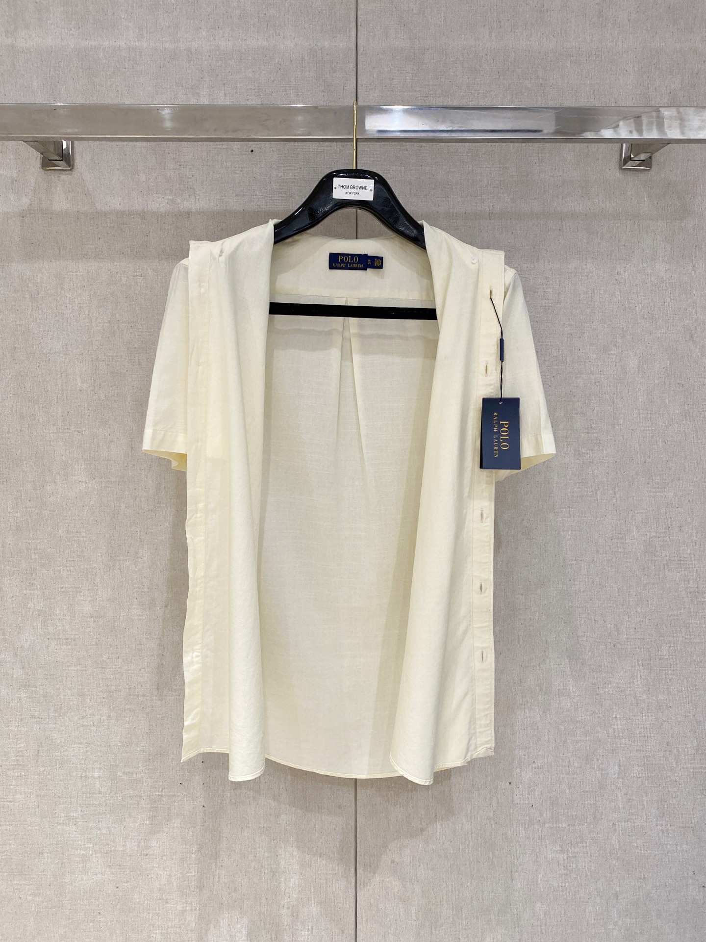 P，P轻盈雅致，短袖衬衫——25年春夏日里的温柔守候短袖衬衫，臻品定制系列的材质、精湛的工艺细节和卓越的