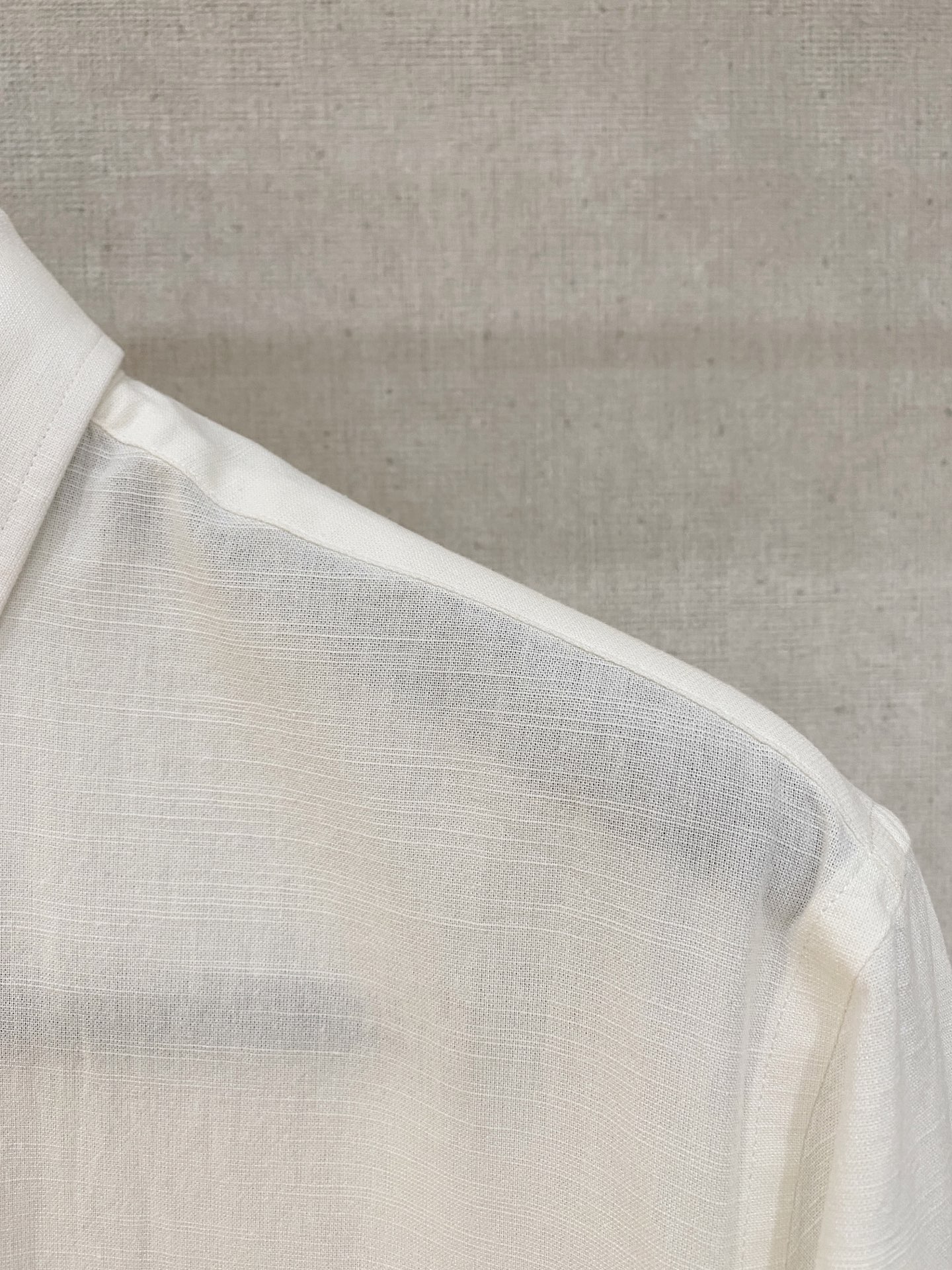 P，P轻盈雅致，短袖衬衫——25年春夏日里的温柔守候短袖衬衫，臻品定制系列的材质、精湛的工艺细节和卓越的