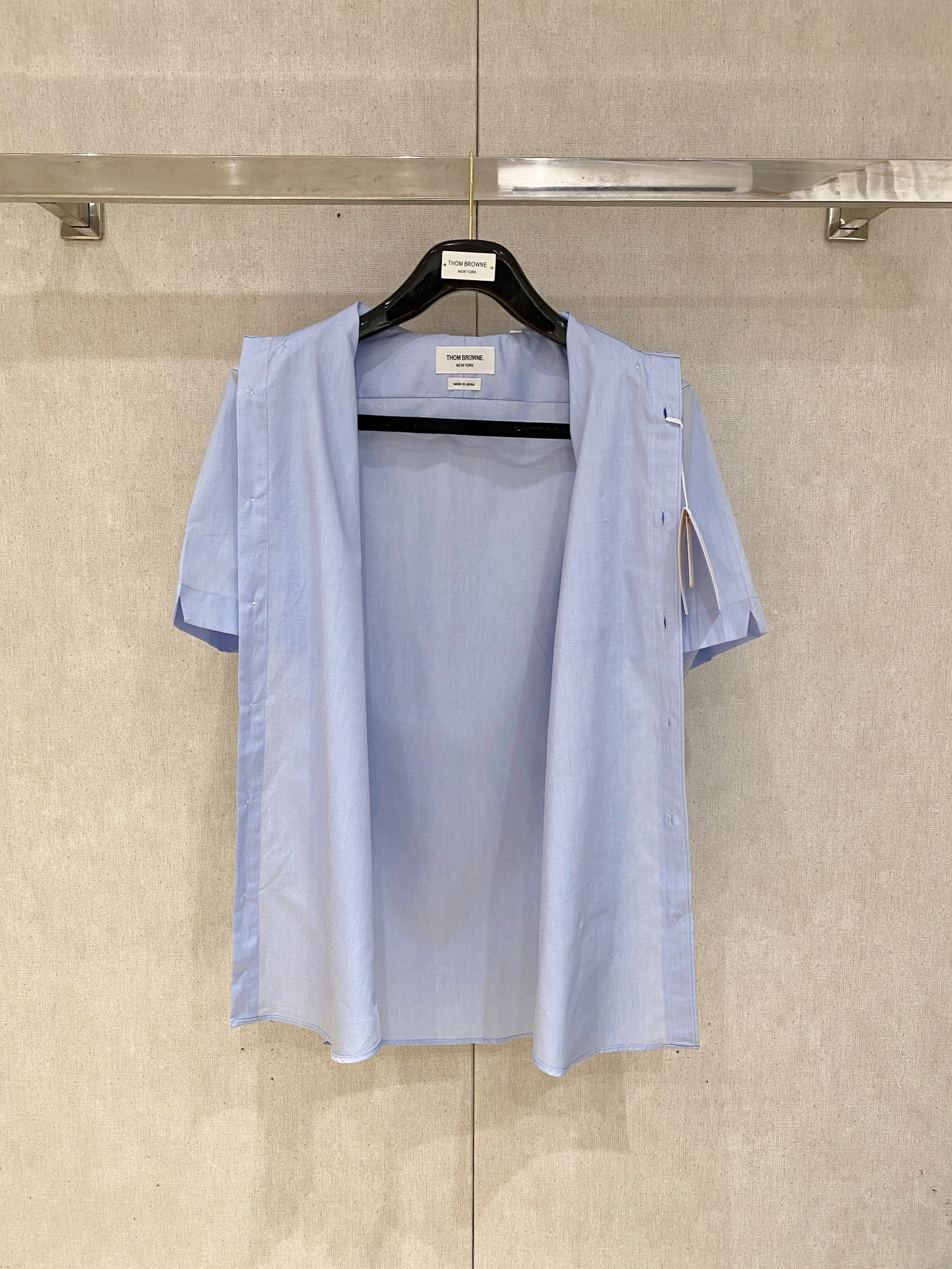 P，P轻盈雅致，短袖衬衫——25年春夏日里的温柔守候短袖衬衫，臻品定制系列的材质、精湛的工艺细节和卓越的