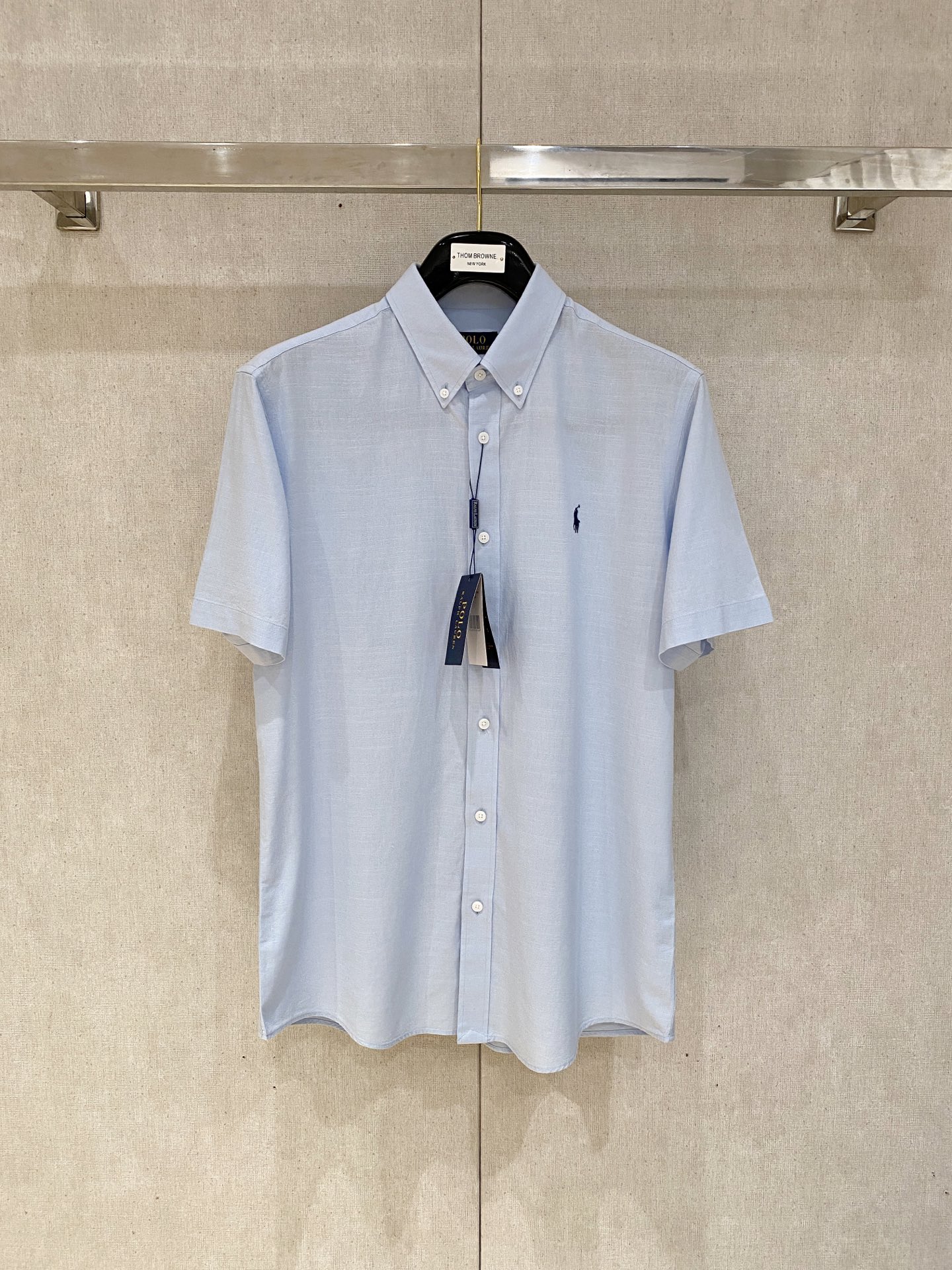 P，P轻盈雅致，短袖衬衫——25年春夏日里的温柔守候短袖衬衫，臻品定制系列的材质、精湛的工艺细节和卓越的