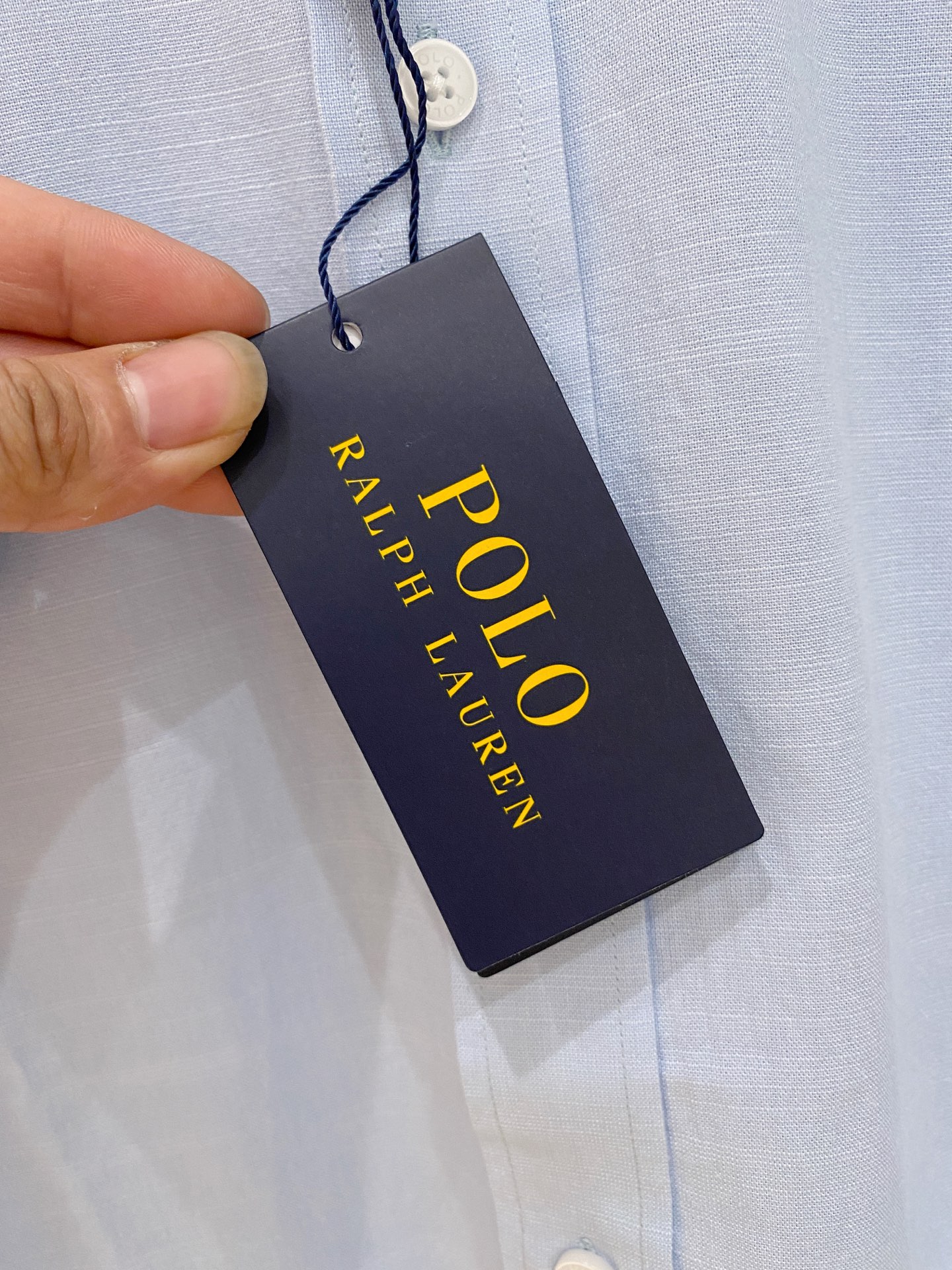 P，P轻盈雅致，短袖衬衫——25年春夏日里的温柔守候短袖衬衫，臻品定制系列的材质、精湛的工艺细节和卓越的