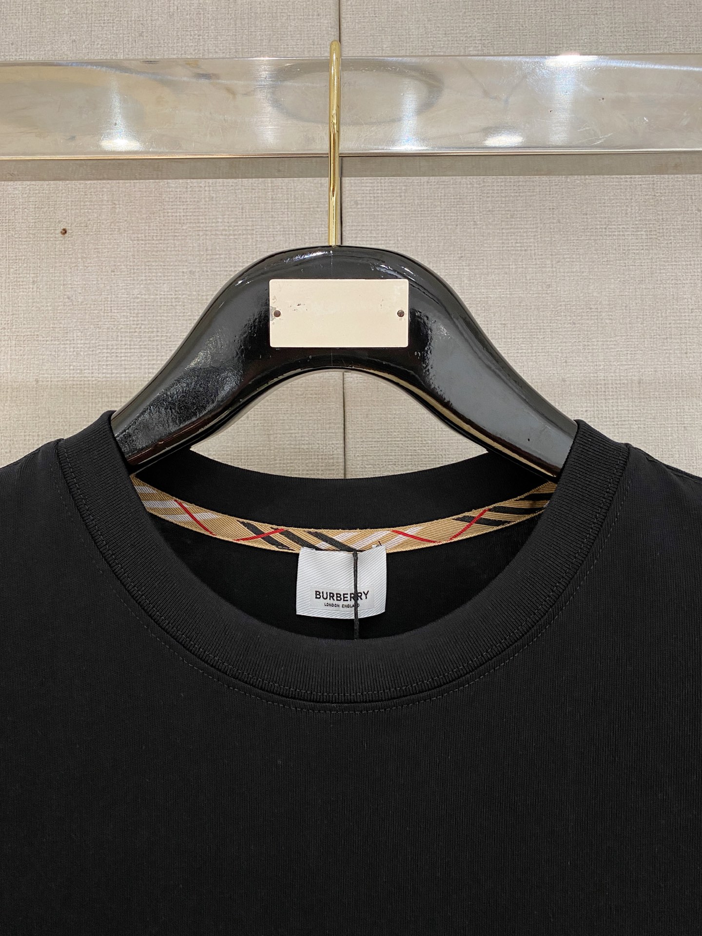 🌾退换# 巴宝*Burberry 春夏新款首发专柜最新款短袖圆领T恤 高端订制 设计前卫时尚！品牌log