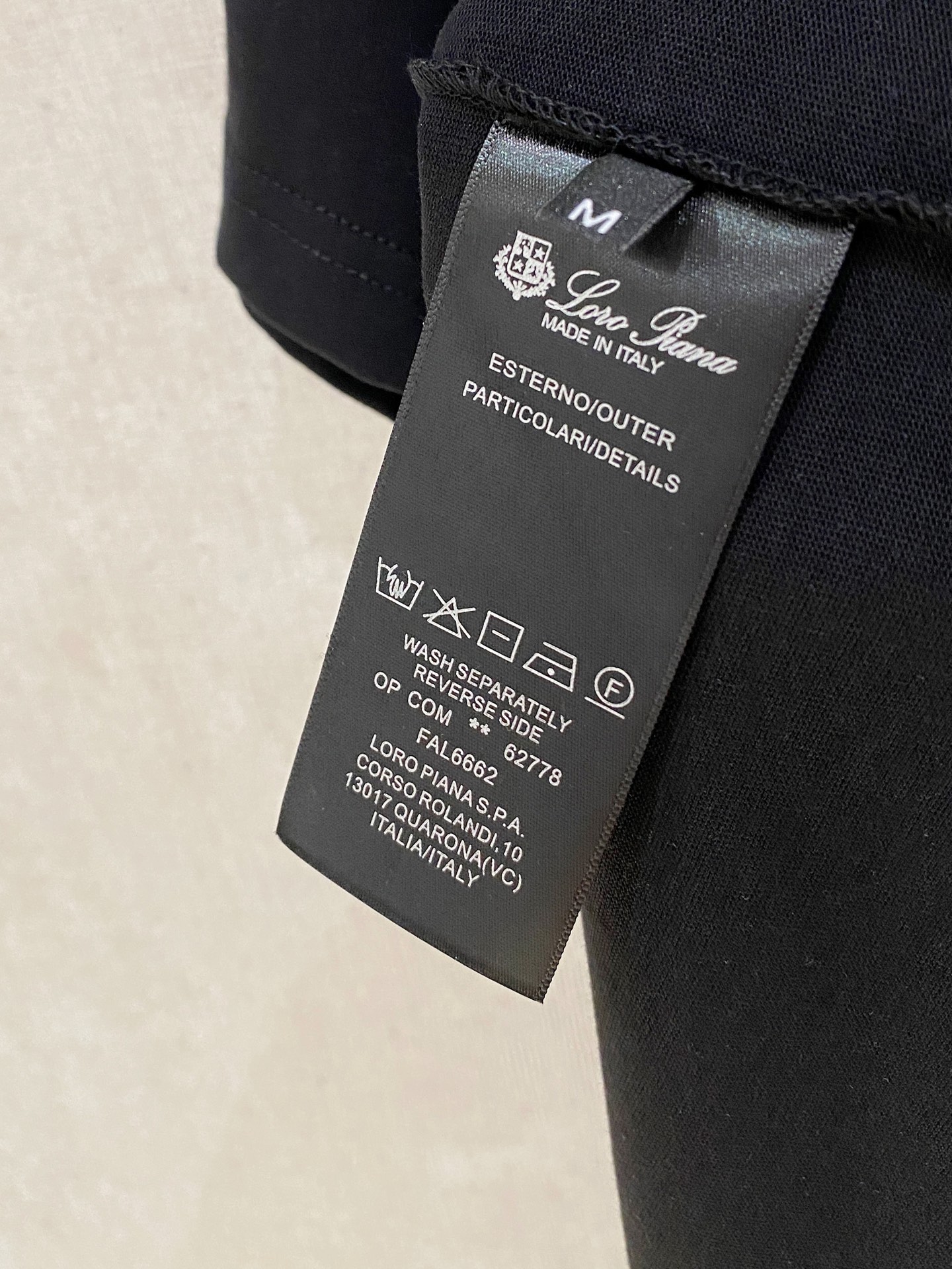 🌾退换# Loro Piana诺悠翩雅 春夏新款首发专柜最新款短袖圆领T恤 高端订制 设计前卫时尚！品牌