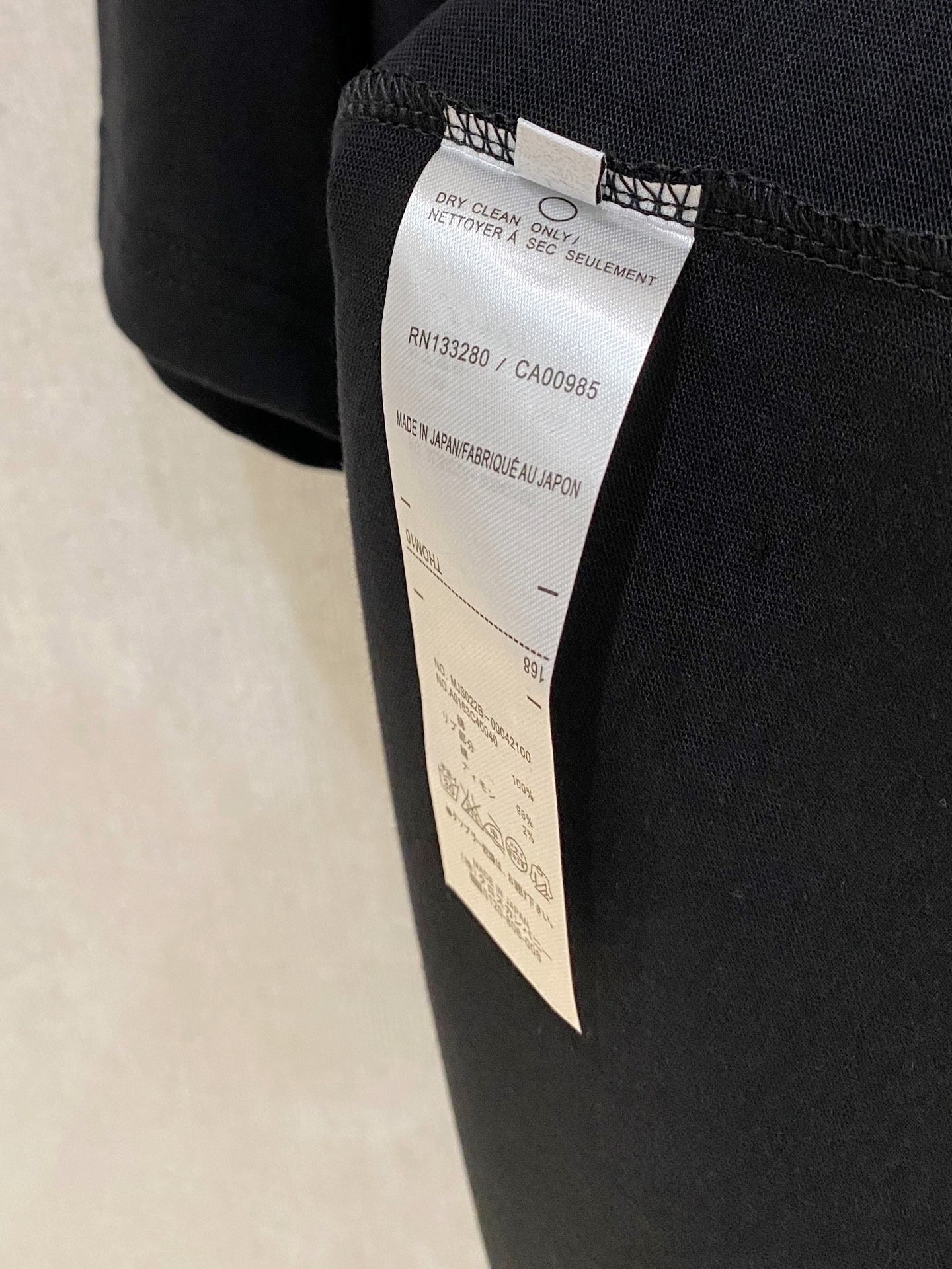 🌾退换# THOM BROWNE 春夏新款首发专柜最新款短袖圆领T恤 高端订制 设计前卫时尚！品牌log