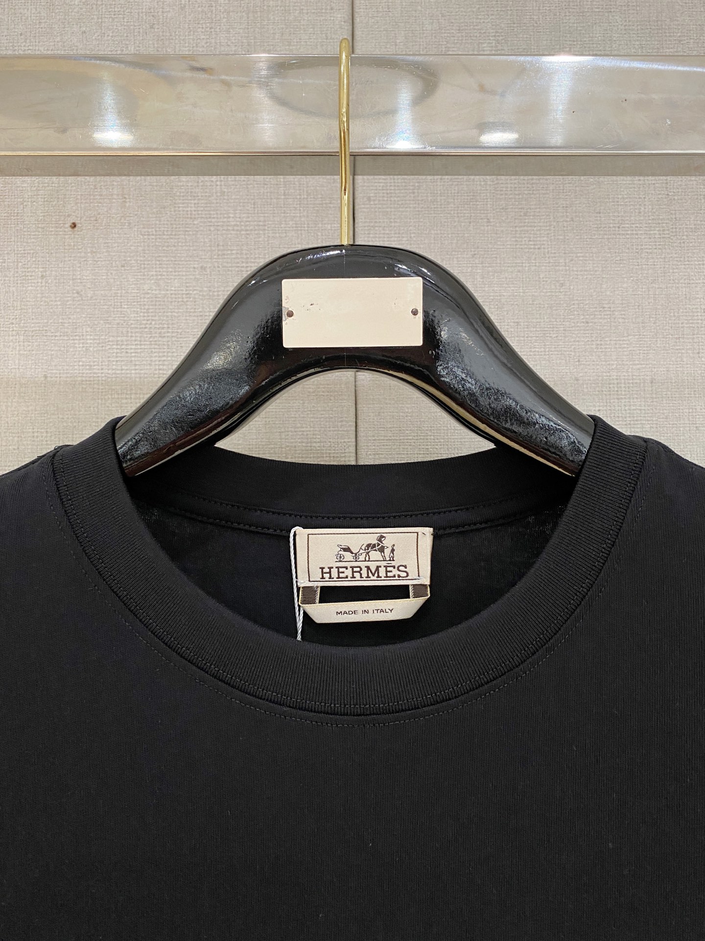 🌾退换# 爱马*Hermes 春夏新款首发专柜最新款短袖圆领T恤 手绘高端订制 设计前卫时尚！品牌log