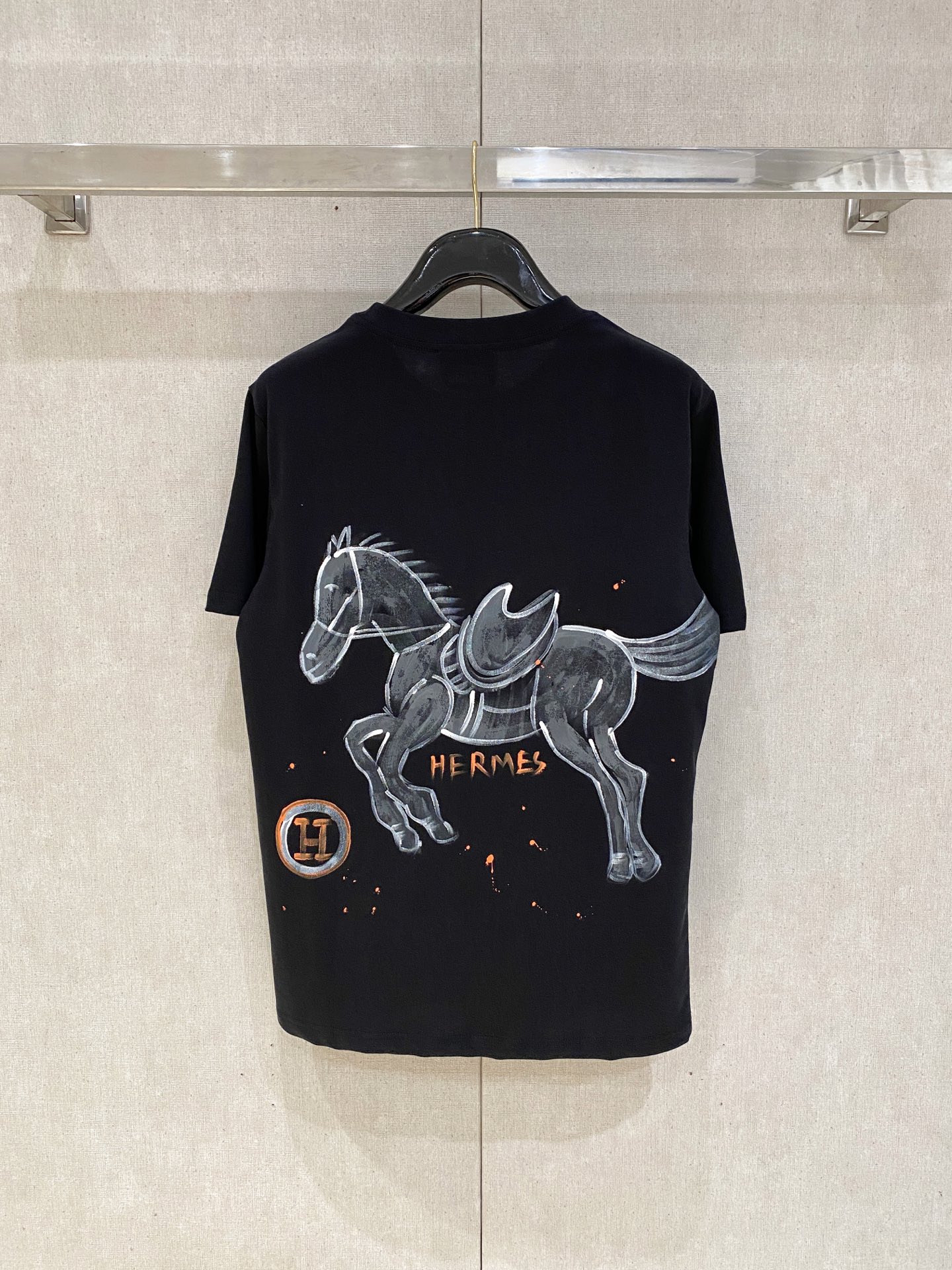 🌾退换# 爱马*Hermes 春夏新款首发专柜最新款短袖圆领T恤 手绘高端订制 设计前卫时尚！品牌log