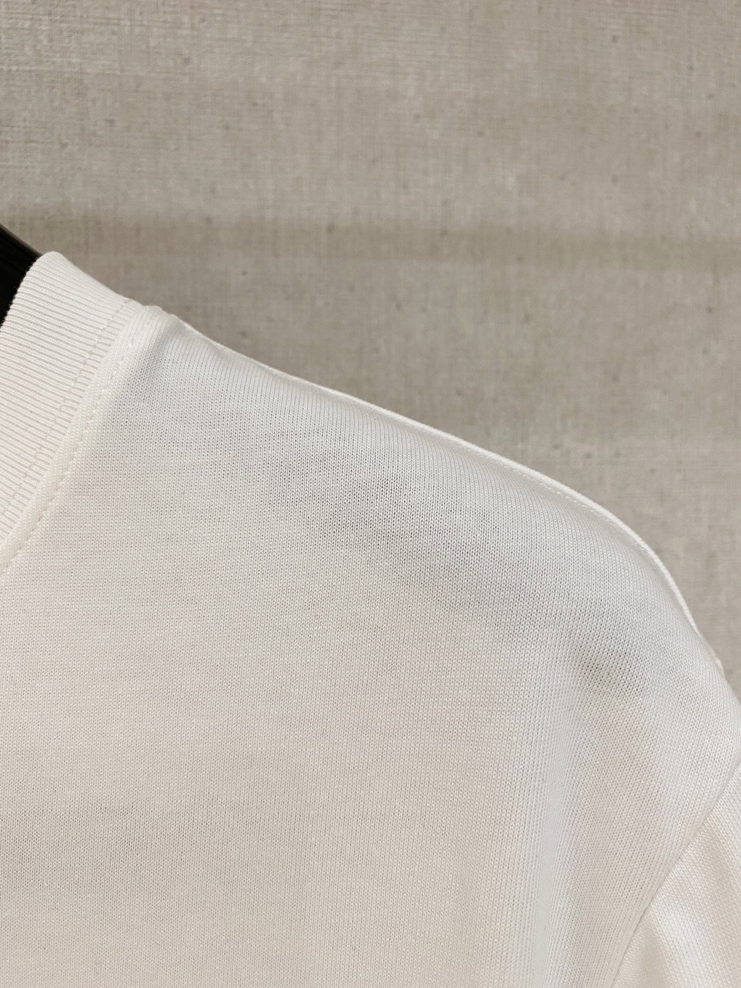 🌾退换# 巴宝*Burberry 春夏新款首发专柜最新款短袖圆领T恤 高端订制 设计前卫时尚！品牌log