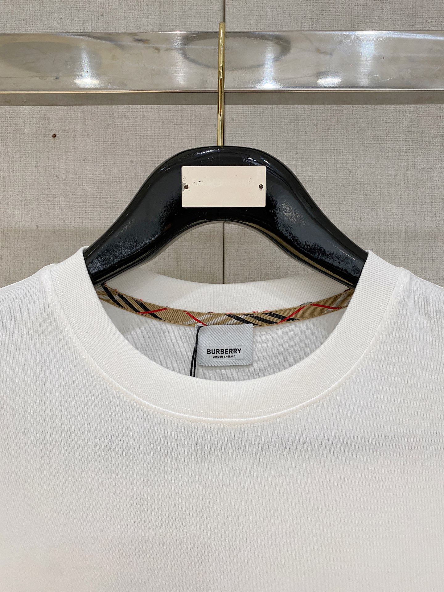 🌾退换# 巴宝*Burberry 春夏新款首发专柜最新款短袖圆领T恤 高端订制 设计前卫时尚！品牌log