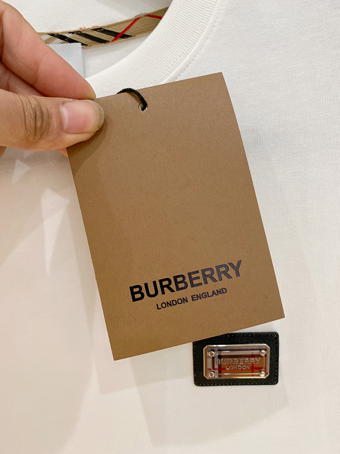 🌾退换# 巴宝*Burberry 春夏新款首发专柜最新款短袖圆领T恤 高端订制 设计前卫时尚！品牌log