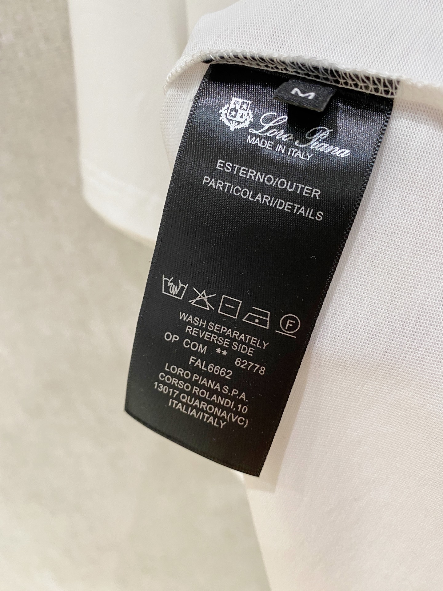 🌾退换# Loro Piana诺悠翩雅 春夏新款首发专柜最新款短袖圆领T恤 高端订制 设计前卫时尚！品牌