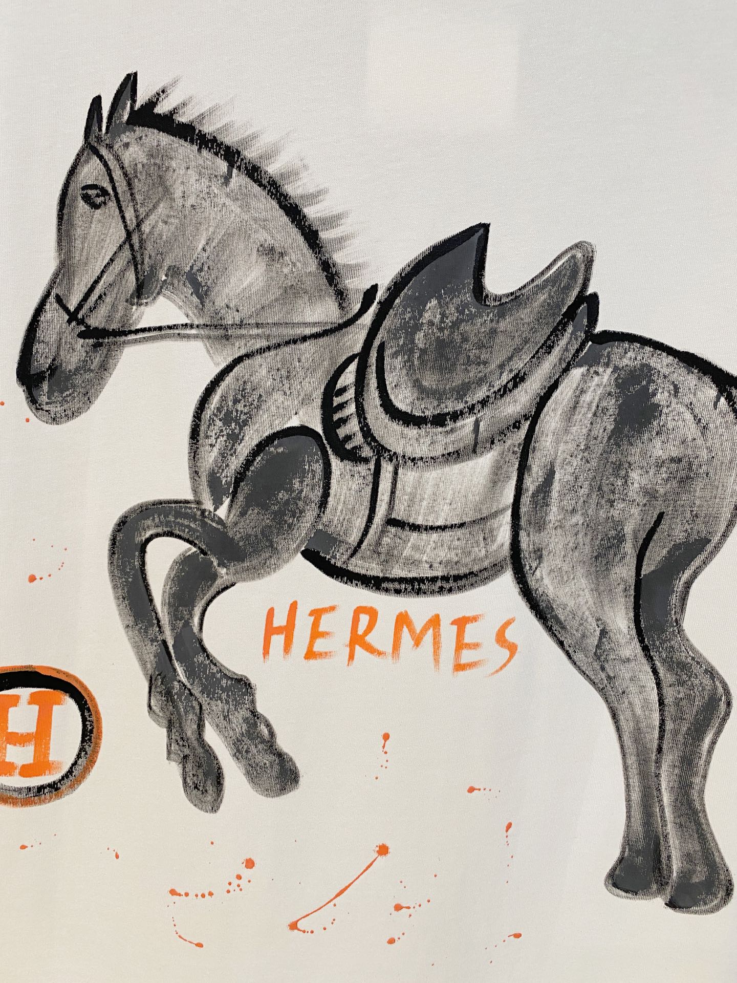 🌾退换# 爱马*Hermes 春夏新款首发专柜最新款短袖圆领T恤 手绘高端订制 设计前卫时尚！品牌log