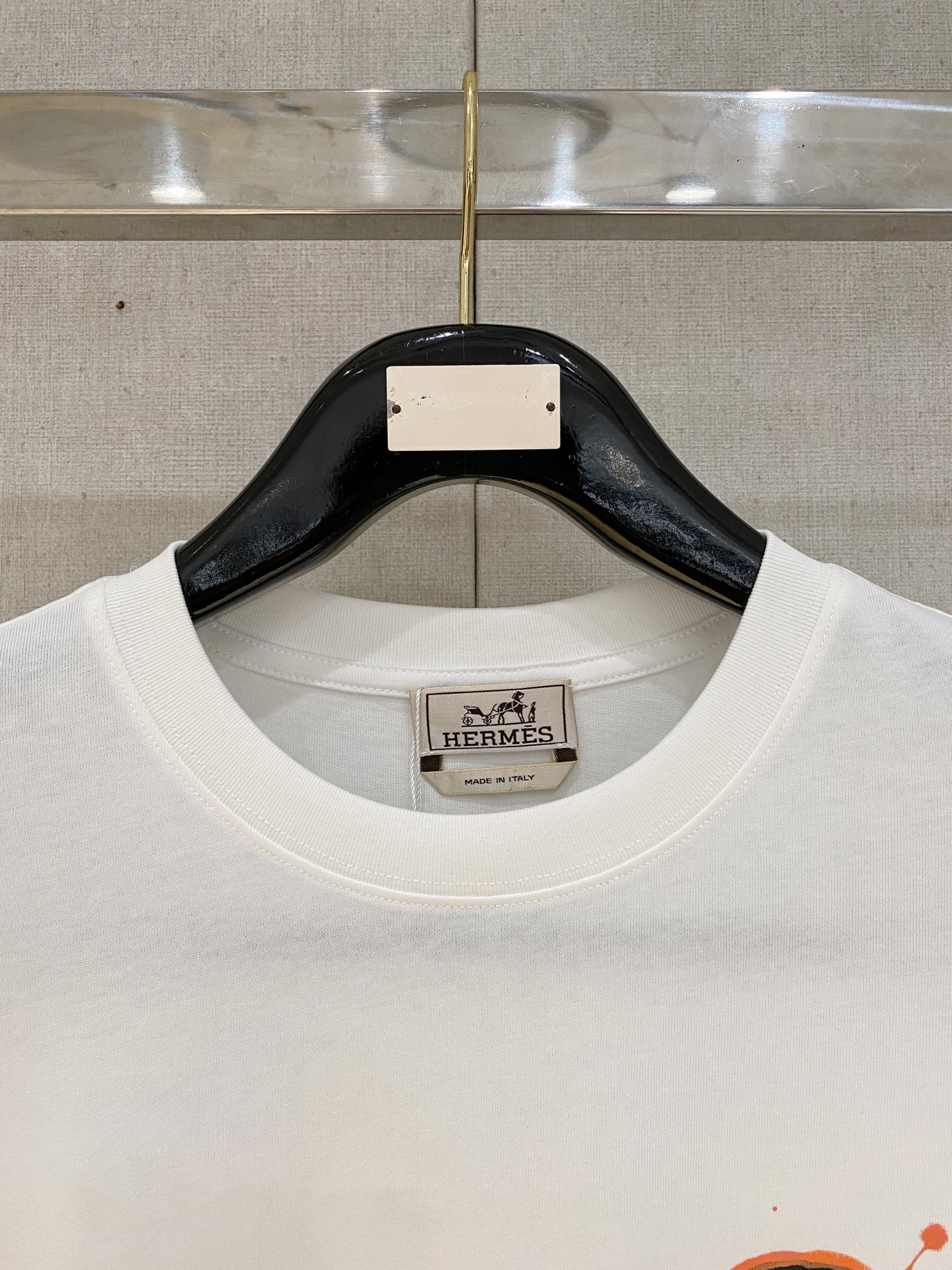 🌾退换# 爱马*Hermes 春夏新款首发专柜最新款短袖圆领T恤 手绘高端订制 设计前卫时尚！品牌log