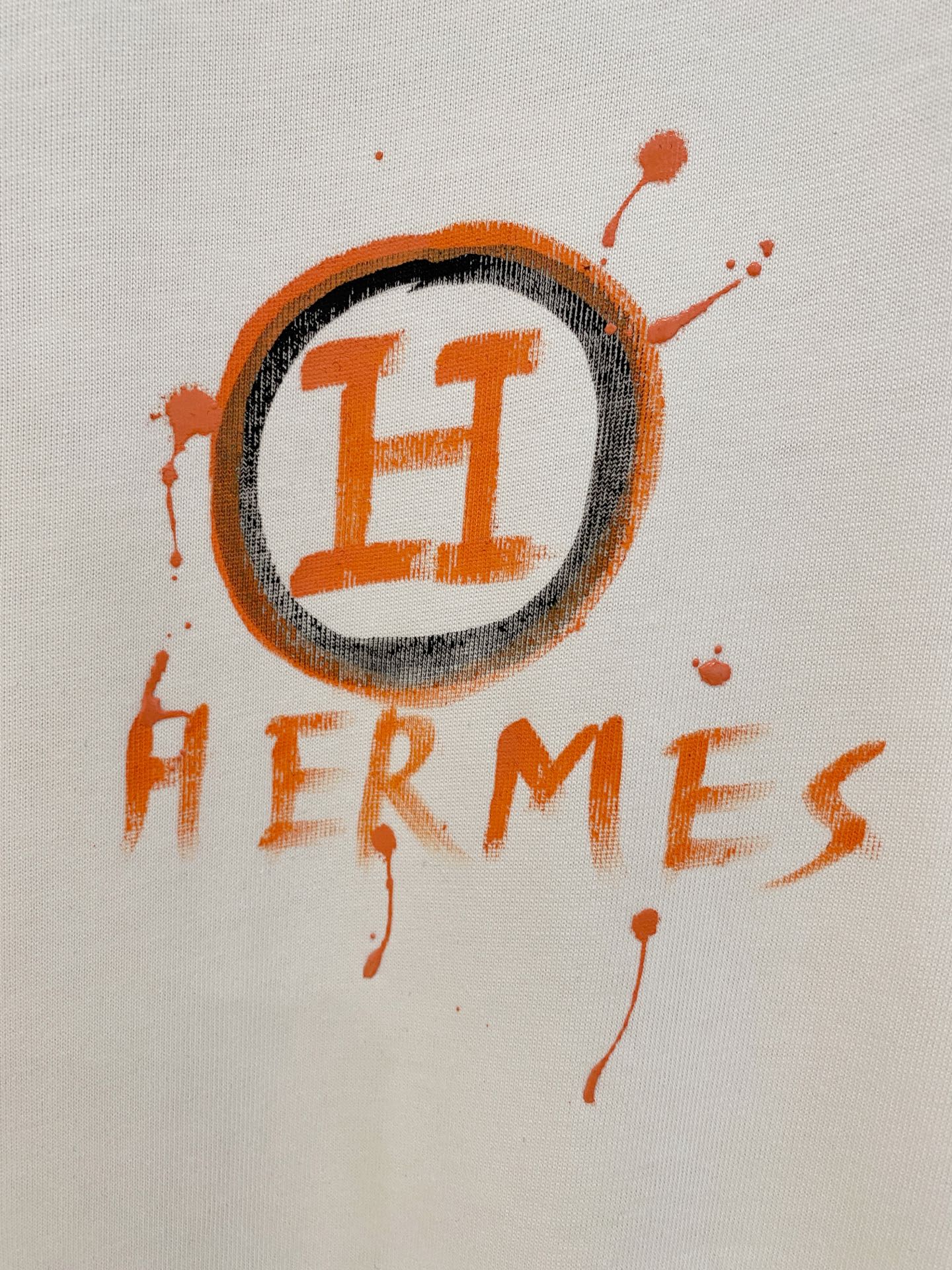 🌾退换# 爱马*Hermes 春夏新款首发专柜最新款短袖圆领T恤 手绘高端订制 设计前卫时尚！品牌log