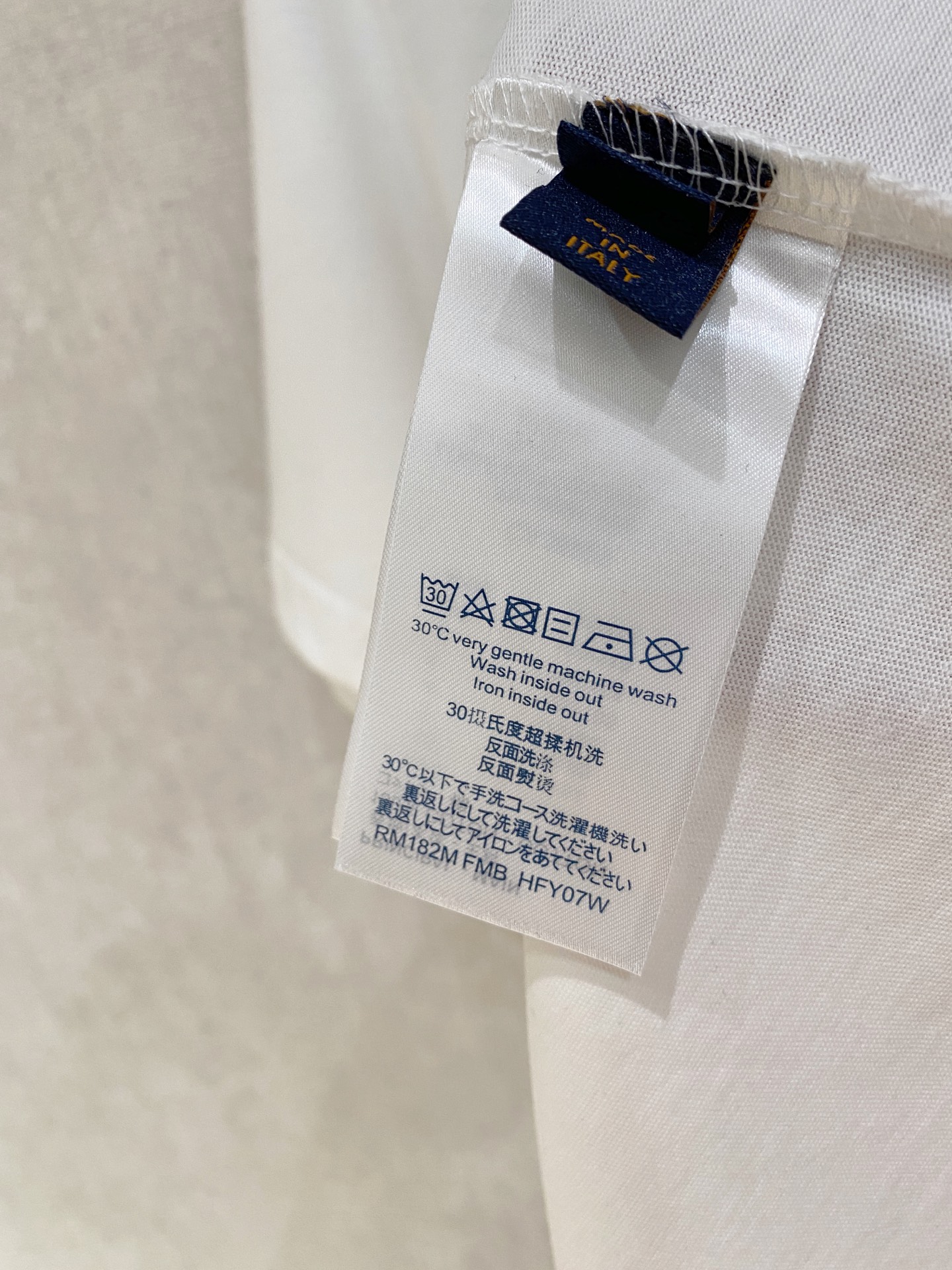  路易威*1V 25SS春夏新款首发专柜最新款短袖圆领T恤 高端订制 设计前卫时尚！品牌logo重工艺设