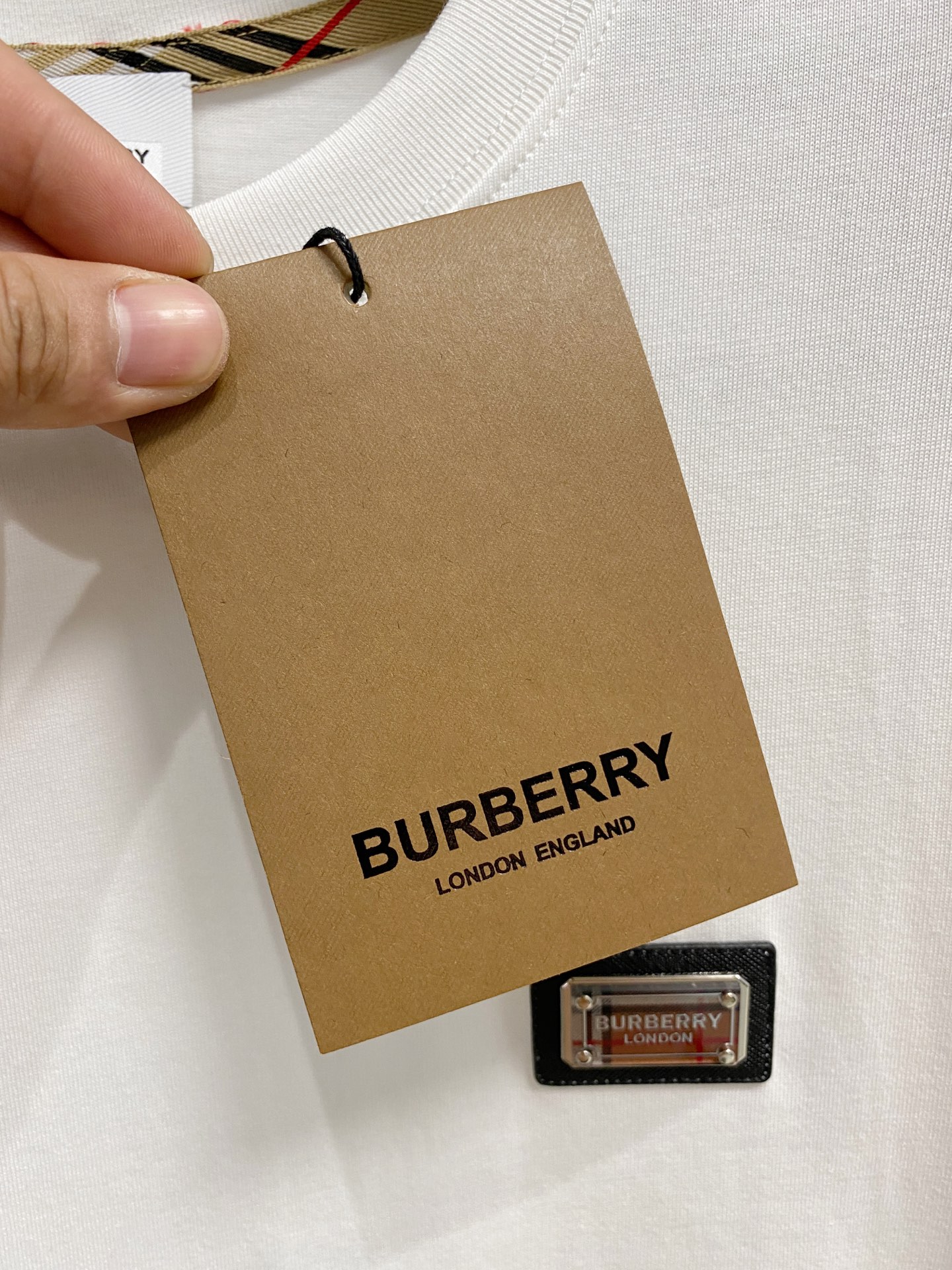 Burberry 25SS Crew Neck T-Shirt: Premium Fabric & Exquisite Logo Design 6 i1750260137328 590 0 4