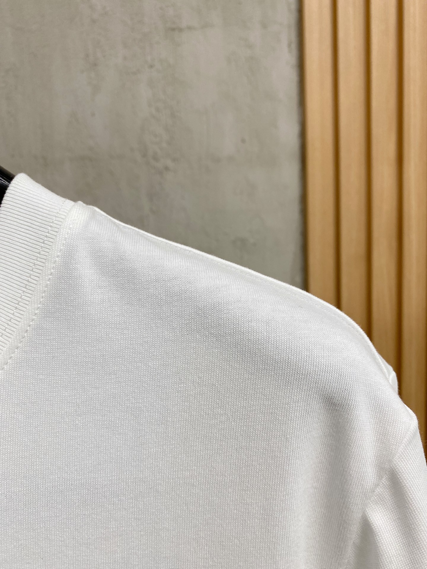 Burberry 25SS Crew Neck T-Shirt: Premium Fabric & Exquisite Logo Design 4 i1750260141873 2064 0 2