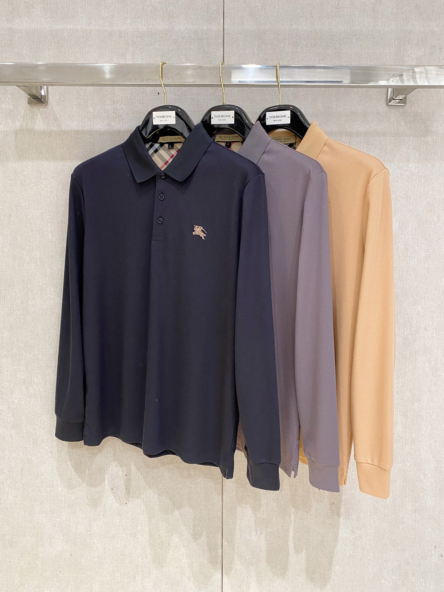 开春新品 巴宝莉 𝟏𝟎𝟎%新疆长绒棉 面料柔软舒适透气𝟮𝟬25 秋冬 限量款长袖Polo系列𝗦𝗜𝗭𝗘：𝗠