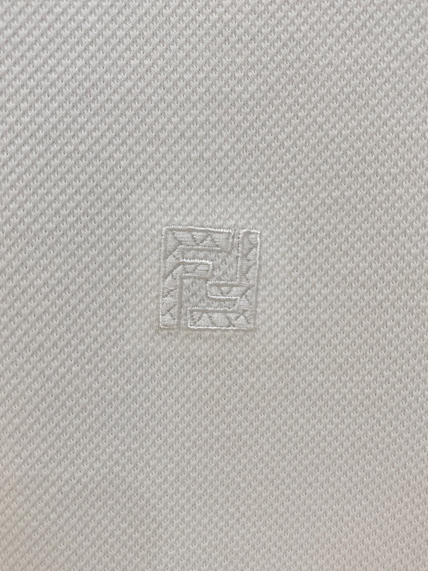 开春新品 芬迪 𝟏𝟎𝟎%新疆长绒棉 面料柔软舒适透气𝟮𝟬25 秋冬 限量款长袖Polo系列𝗦𝗜𝗭𝗘：𝗠-