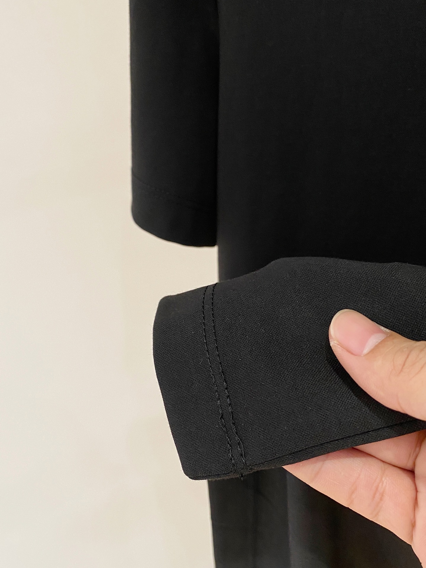 “Classic Business and Leisure Apparel: Rich Fabrics, Comfort, and Custom Designs for All Sizes” - 图片 7