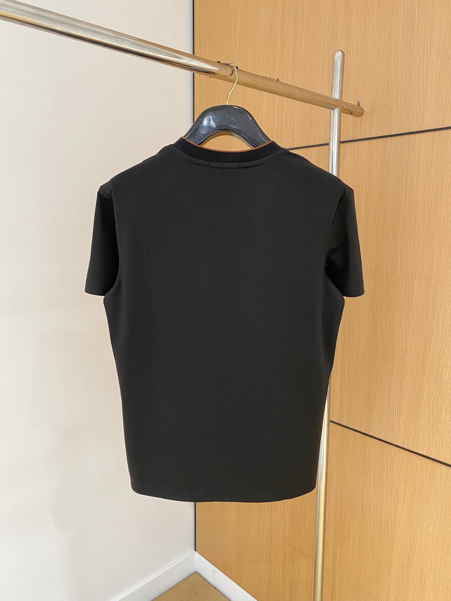 “Classic Business and Leisure Apparel: Rich Fabrics, Comfort, and Custom Designs for All Sizes” - 图片 9