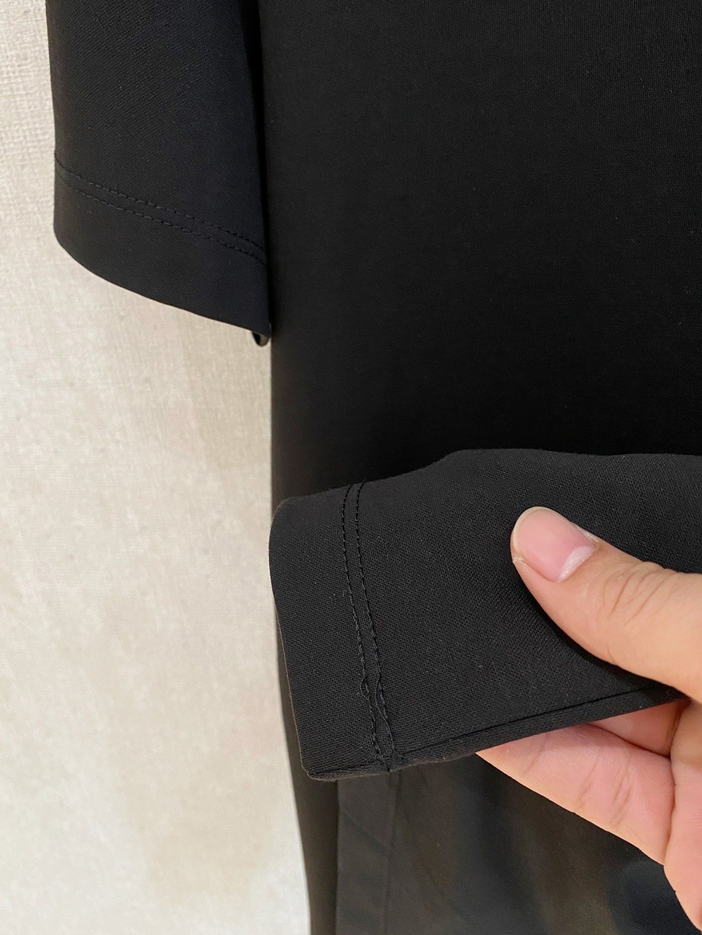 “Classic Business Leisure T-Shirts: Comfortable Silk Cotton Fabric in Black, White, Blue – Sizes M-3XL” - 图片 7