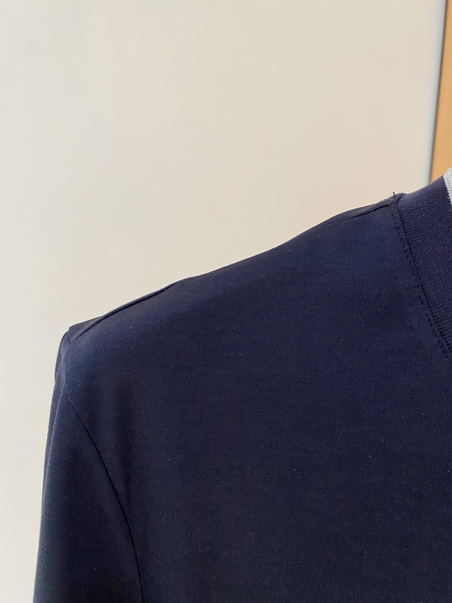 “Year-Old Classic Business and Leisure T-Shirts for Rich and New Guests in Various Sizes” - 图片 3