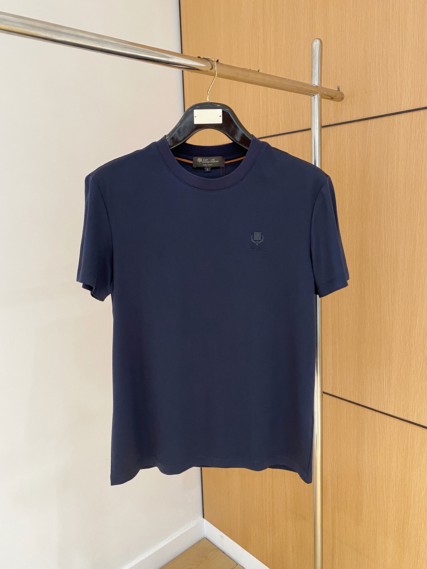 “Classic Business Leisure T-Shirts for Seniors: Comfortable Silk Cotton Fabric in Black, White, Blue – Sizes M-3XL” - 图片 1