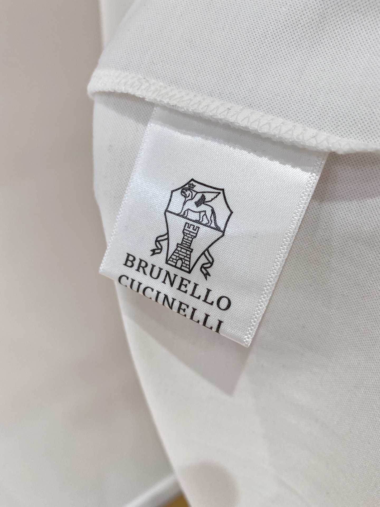 “Classic Business and Leisure Attire for Old and New Guests in Various Sizes and Colors” - 图片 8