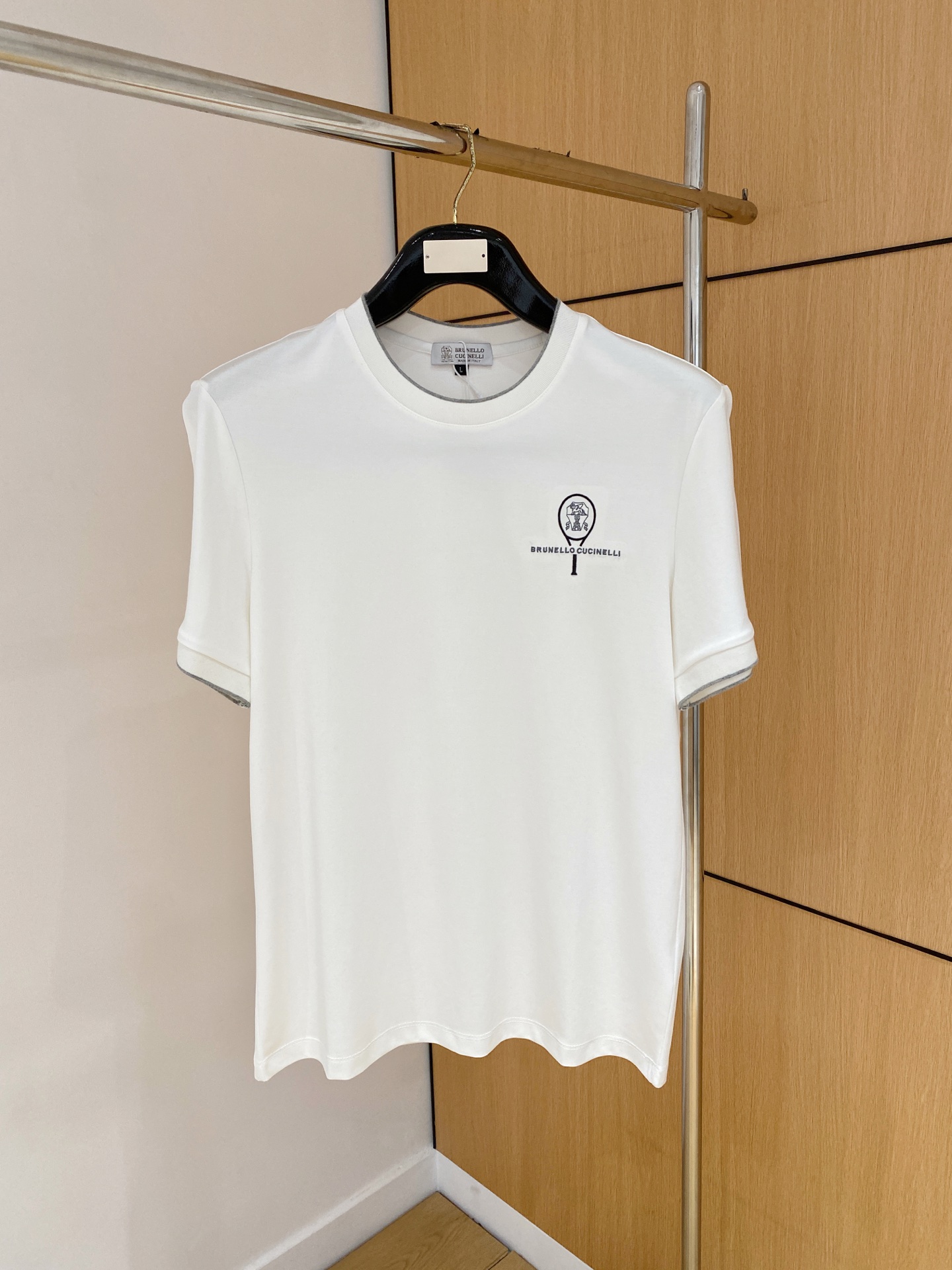 “Classic Business and Leisure Attire for Old and New Guests in Various Sizes and Colors” - 图片 1
