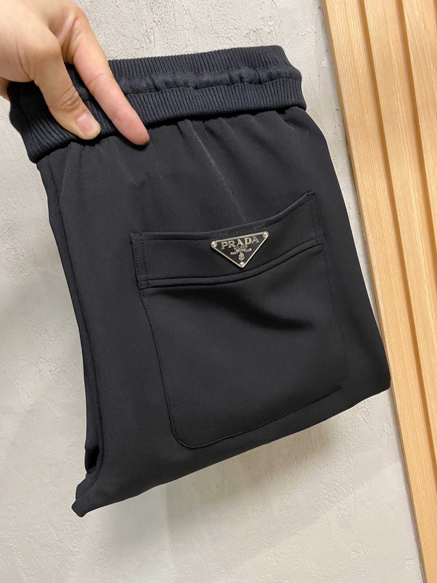 新款休闲透气休闲裤！重磅定制面料裤子面料扎实上身挺括有型做工极其考究，不挑人百搭款最高规格，时尚个性的设