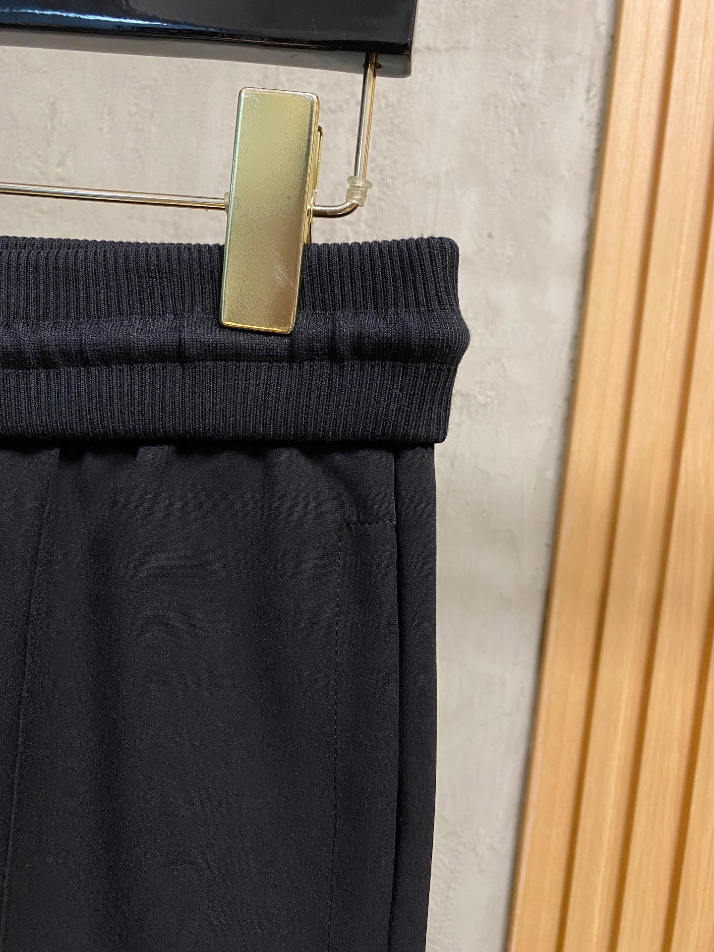 新款休闲透气休闲裤！重磅定制面料裤子面料扎实上身挺括有型做工极其考究，不挑人百搭款最高规格，时尚个性的设