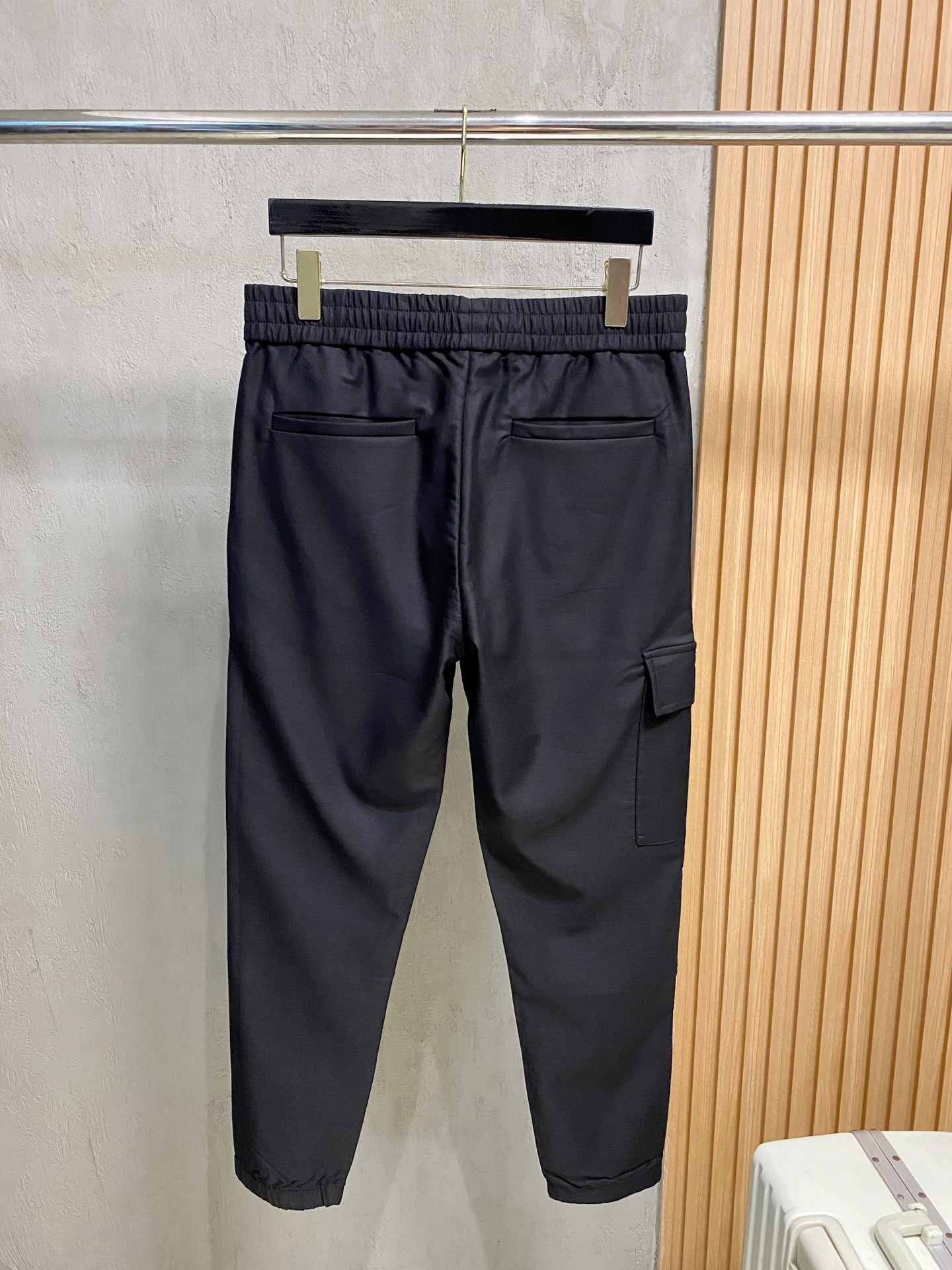 新款休闲透气休闲裤！重磅定制面料裤子面料扎实上身挺括有型做工极其考究，不挑人百搭款最高规格，时尚个性的设