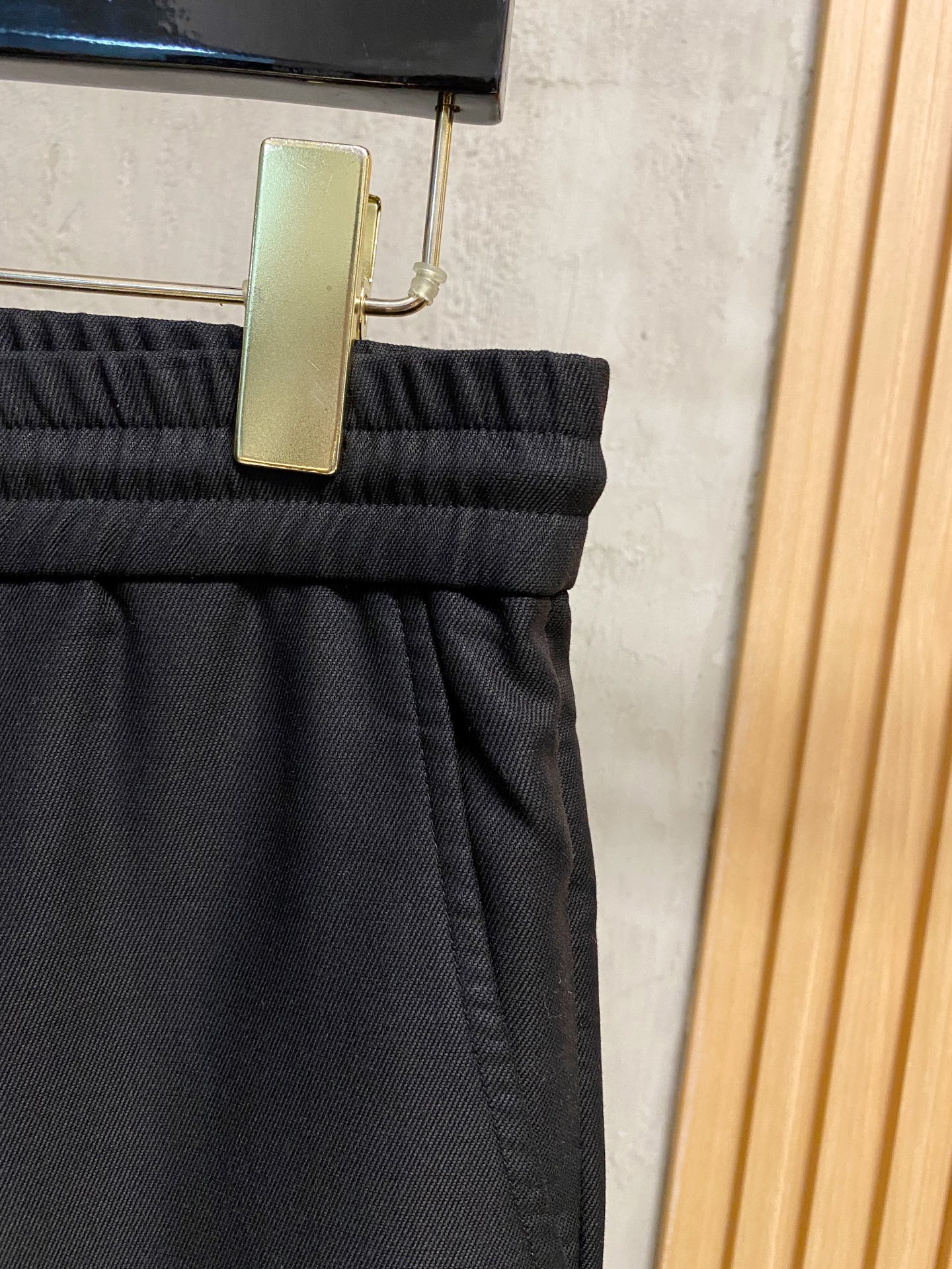 新款休闲透气休闲裤！重磅定制面料裤子面料扎实上身挺括有型做工极其考究，不挑人百搭款最高规格，时尚个性的设